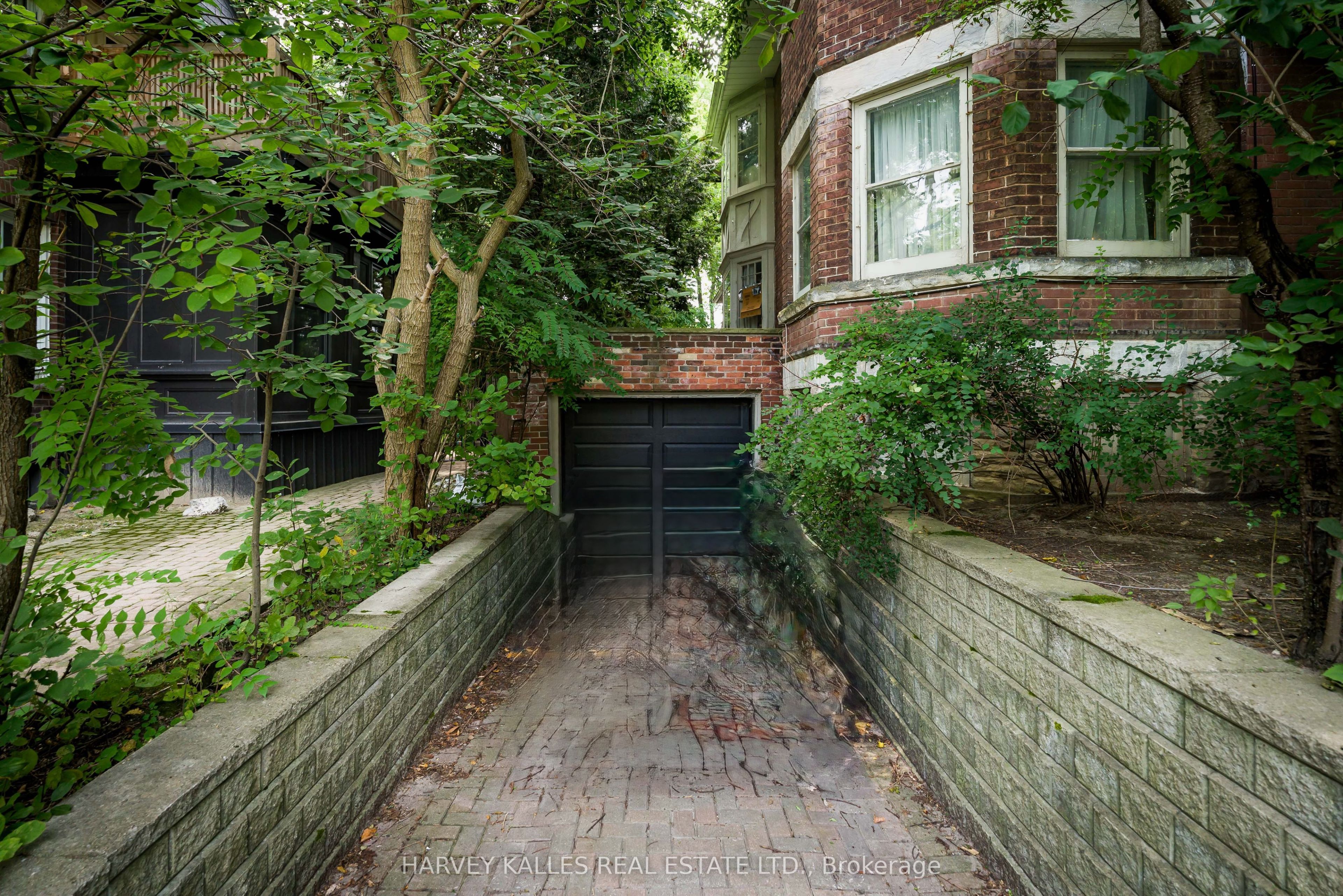 219 Balmoral Avenue, Toronto, ON M4V 1K1 photo 4
