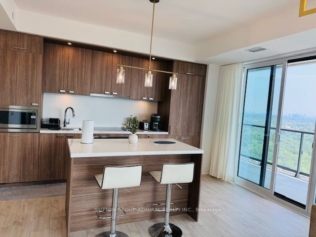 10 Inn On The Park Drive 2904, Toronto, ON M3C 0P9 photo 3