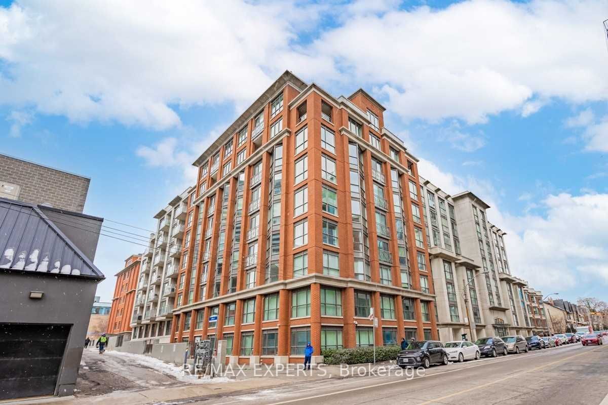 18 Beverley Street 516B, Toronto, ON M5T 3L2