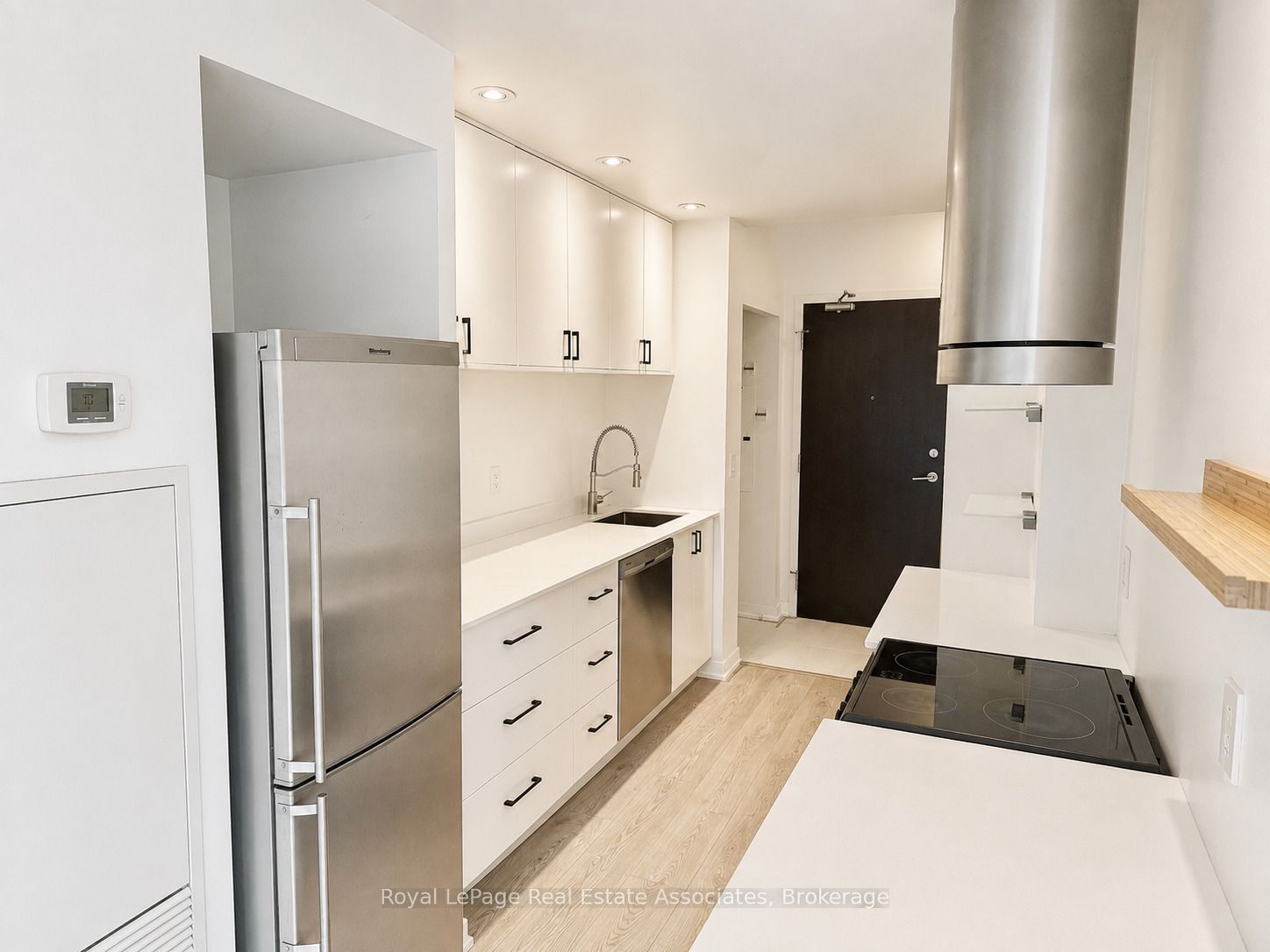 38 Dan Leckie Way 505, Toronto, ON M5V 2V6 photo 2
