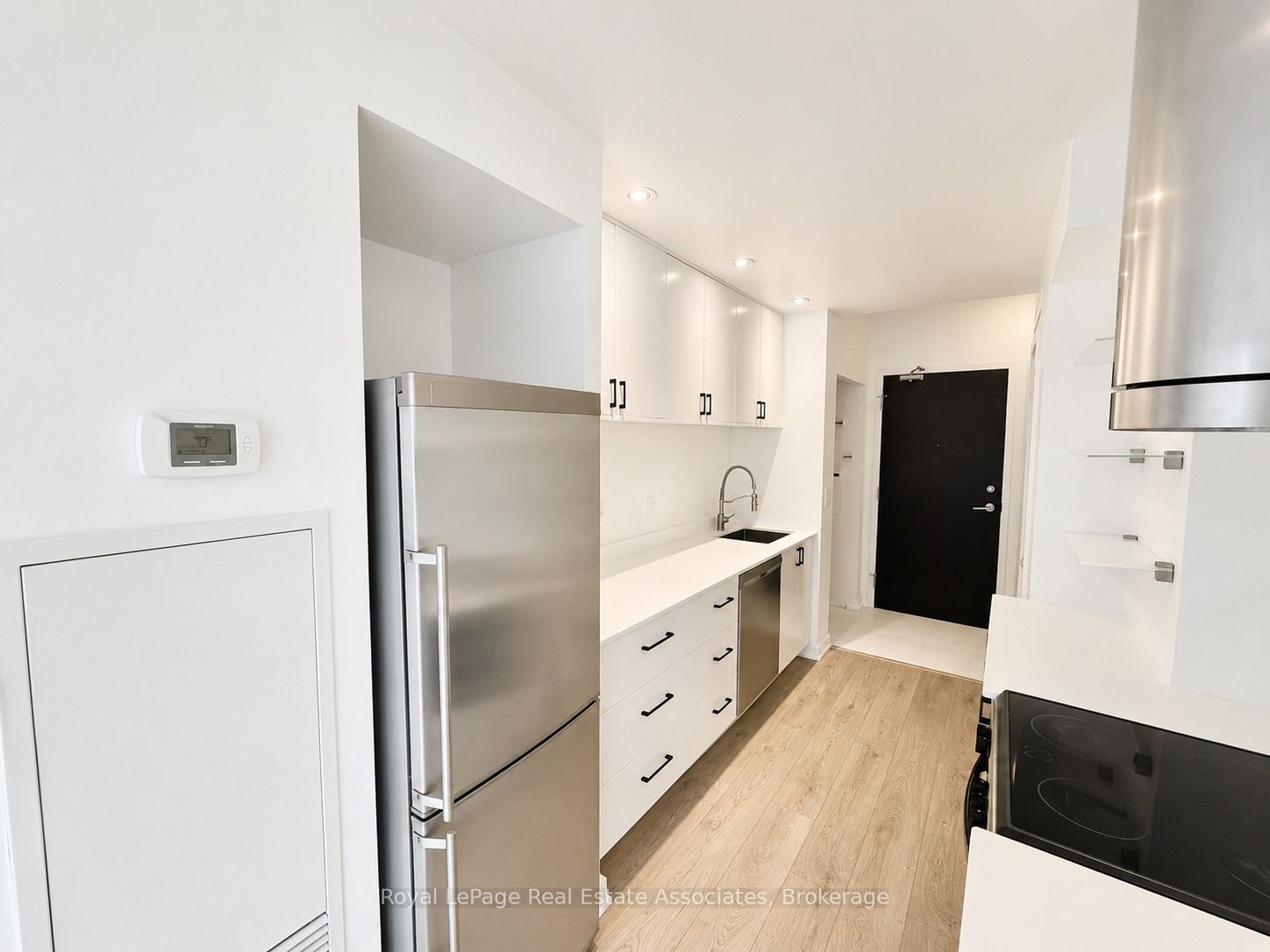 38 Dan Leckie Way 505, Toronto, ON M5V 2V6 photo 3