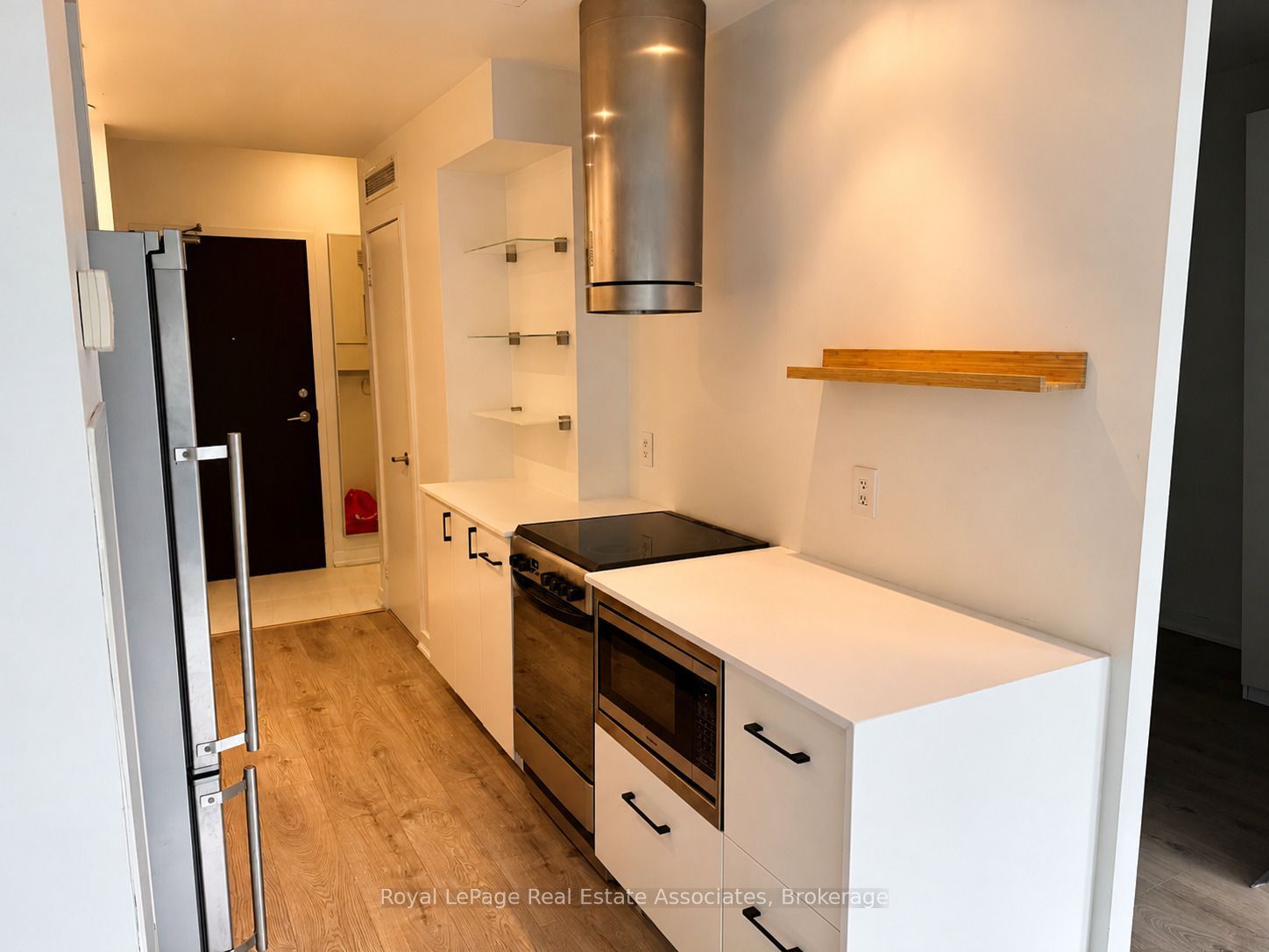 38 Dan Leckie Way 505, Toronto, ON M5V 2V6 photo 4