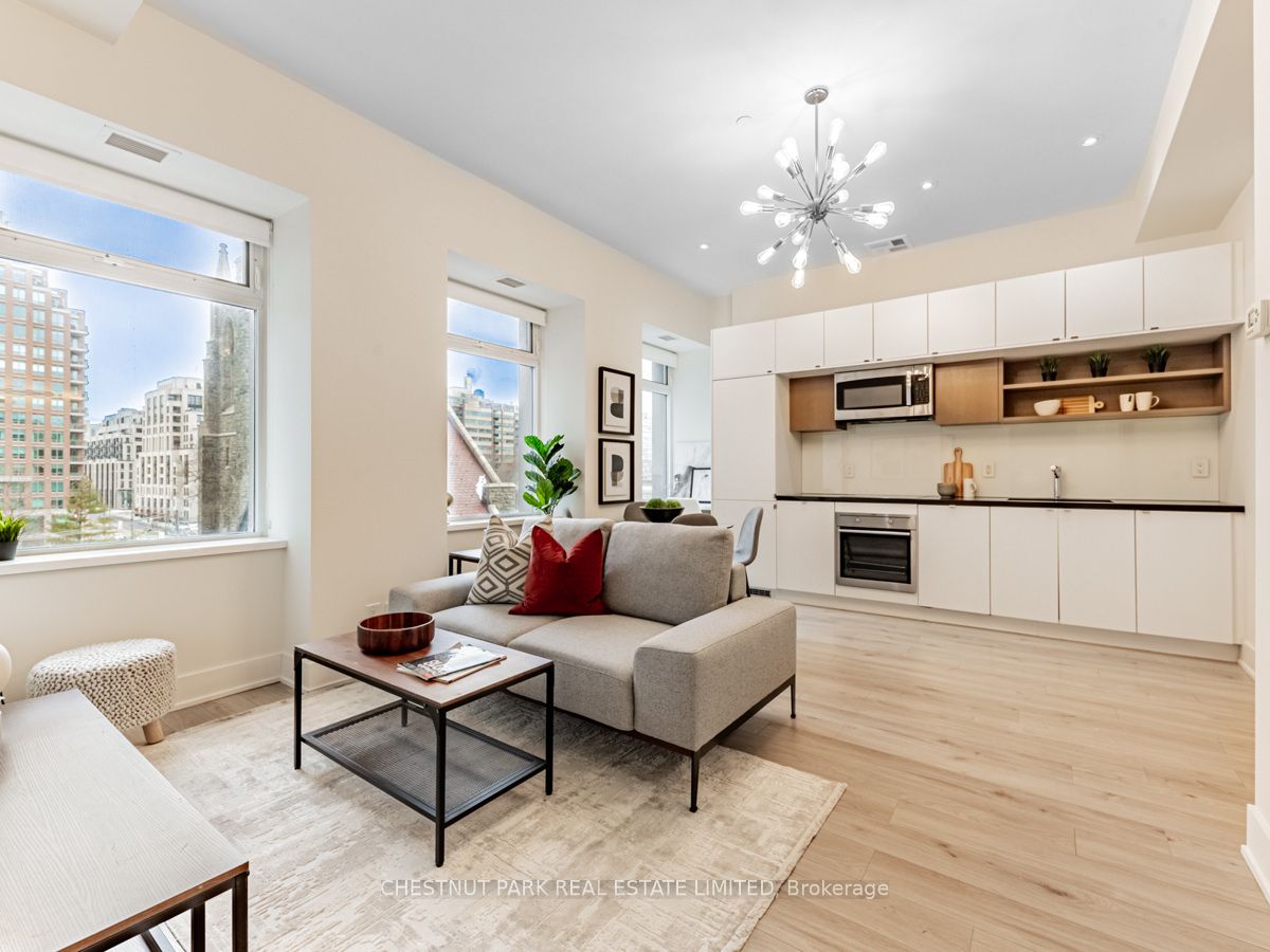 111 St Clair Avenue 420, Toronto, ON M4V 1N5