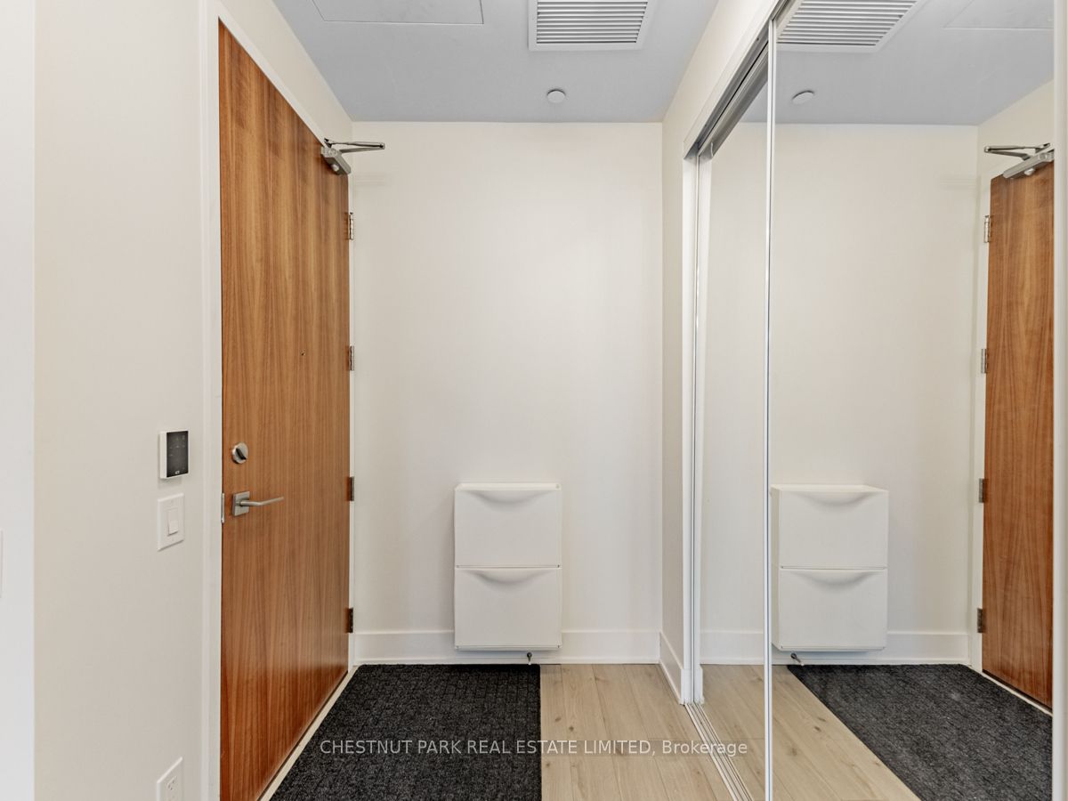 111 St Clair Avenue 420, Toronto, ON M4V 1N5 photo 3