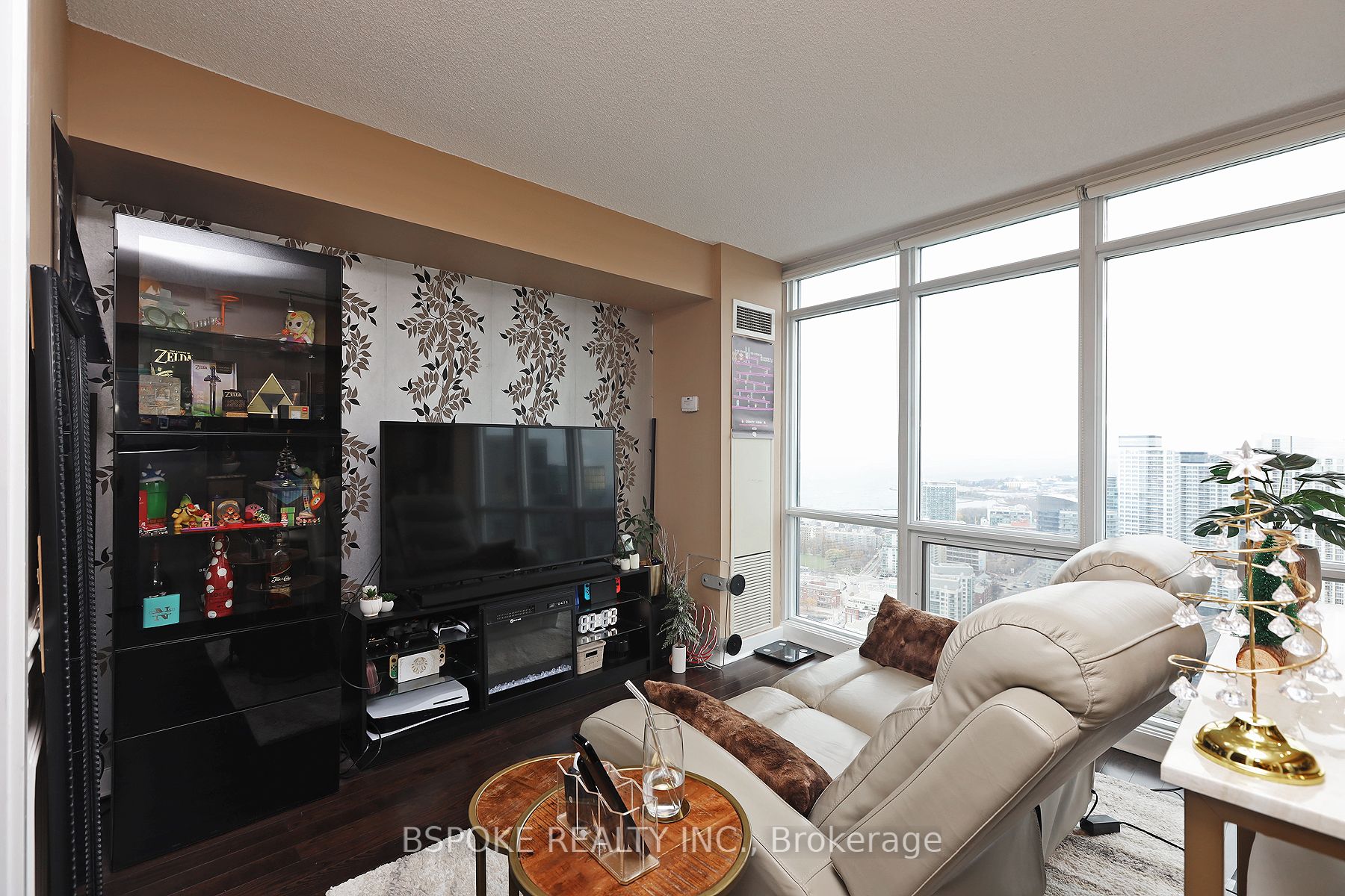 11 Brunel Court 5016, Toronto, ON M5V 3Y3 photo 3