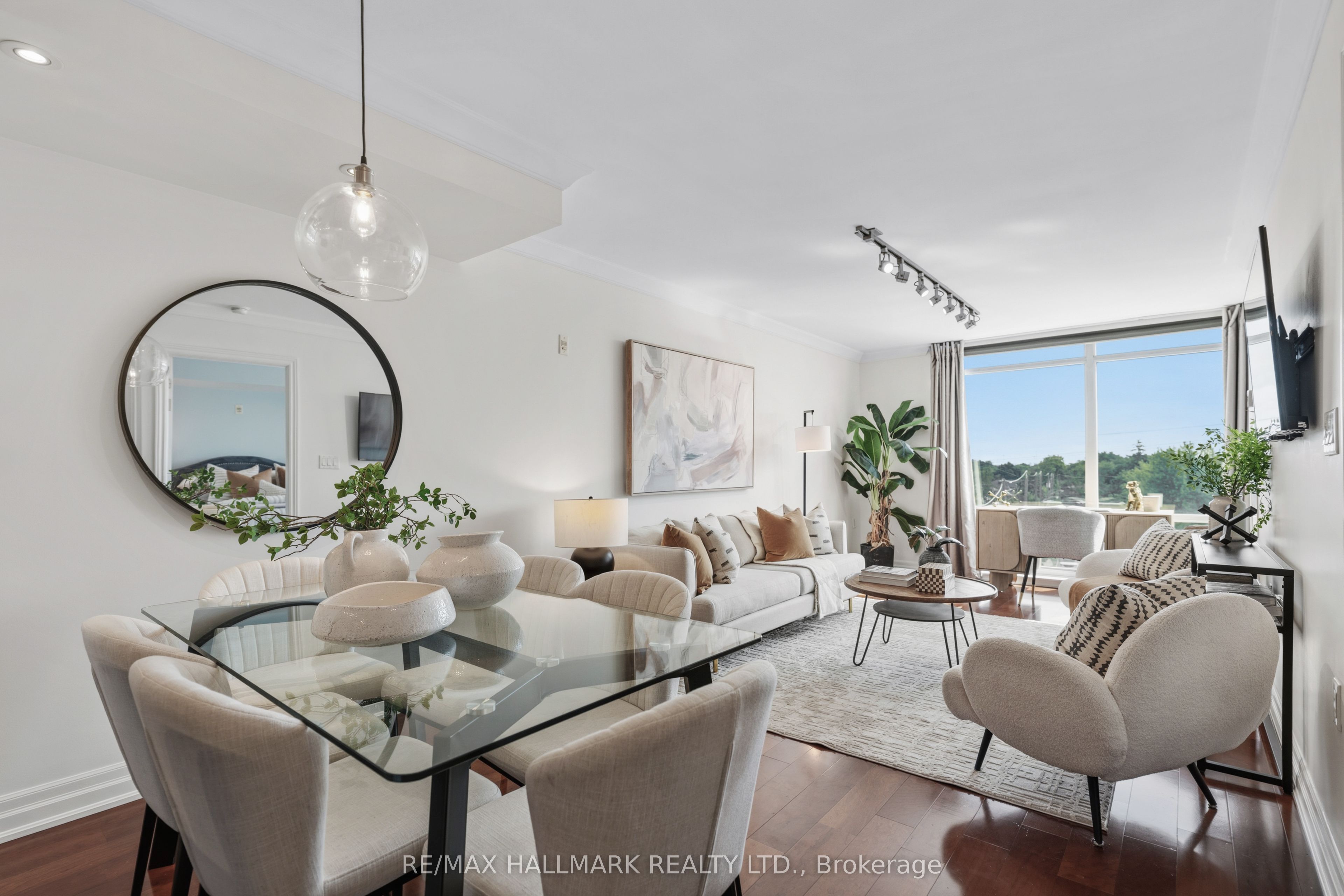 3840 Bathurst Street 511, Toronto, ON M3H 6C6