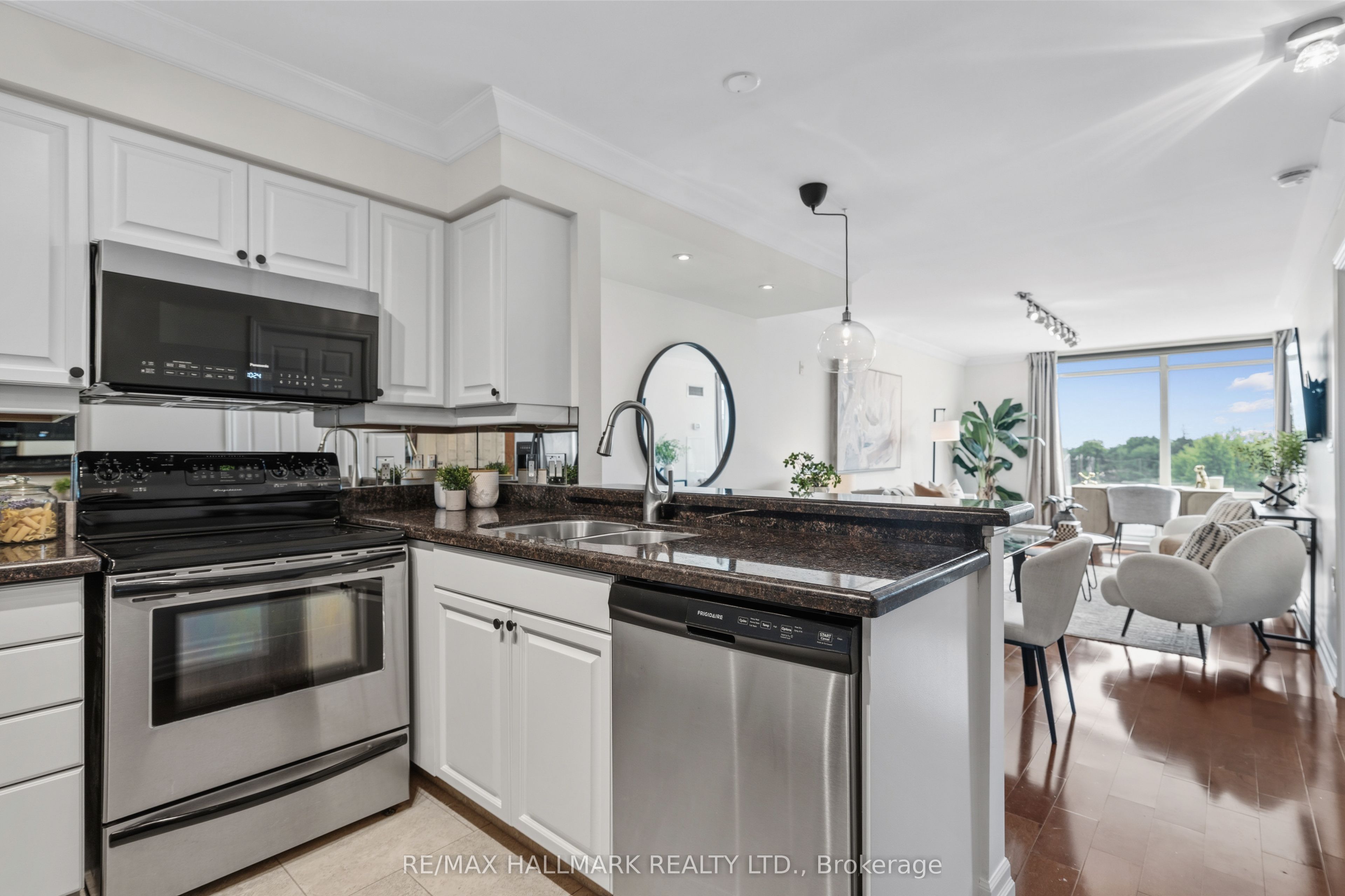 3840 Bathurst Street 511, Toronto, ON M3H 6C6 photo 5