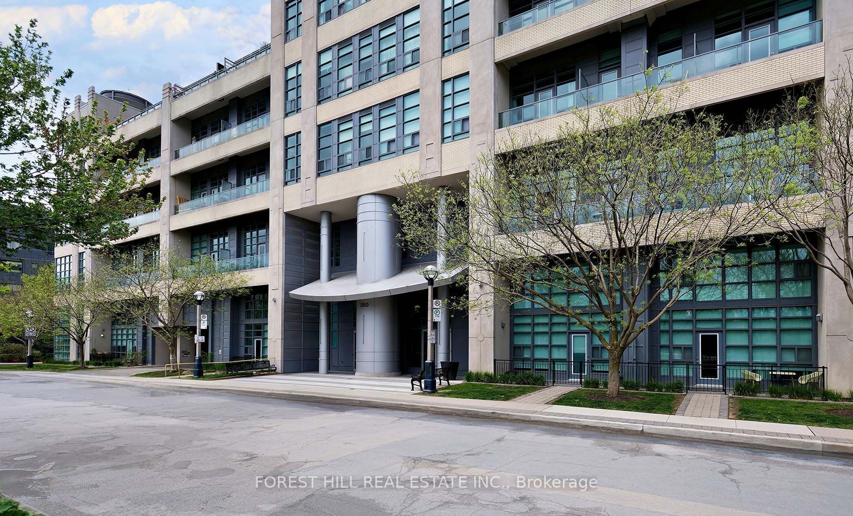 380 Macpherson Avenue 408, Toronto, ON M4V 3E3 photo 2