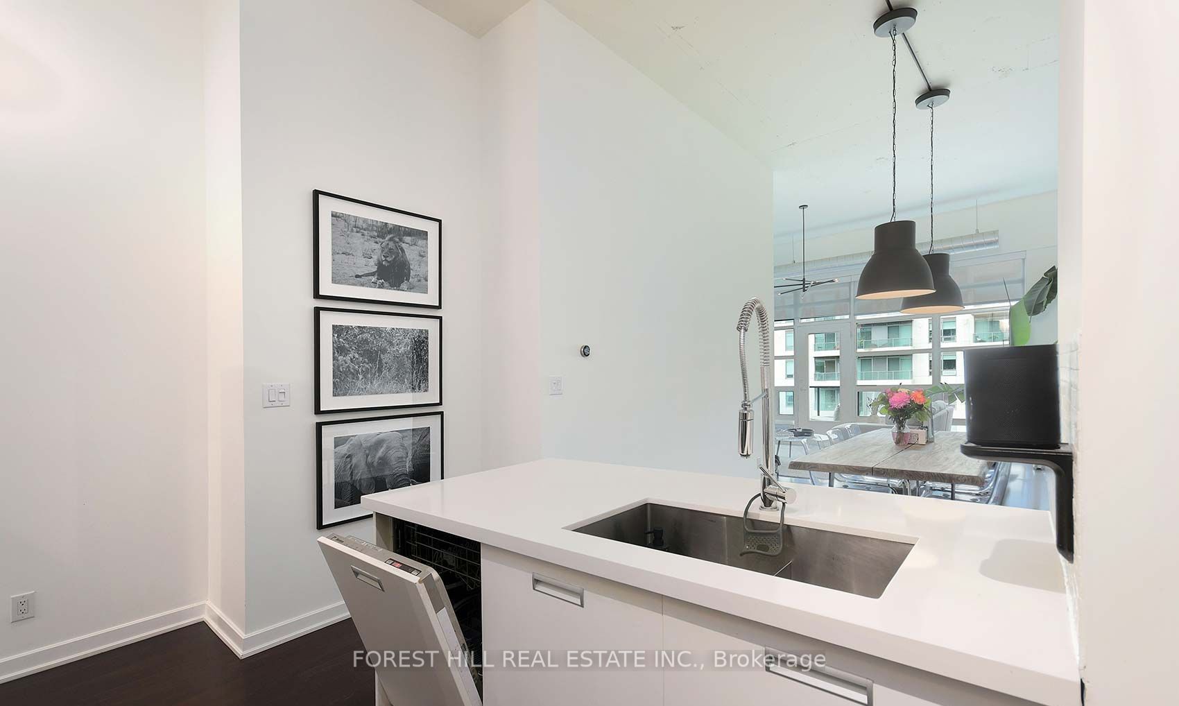 380 Macpherson Avenue 408, Toronto, ON M4V 3E3 photo 4