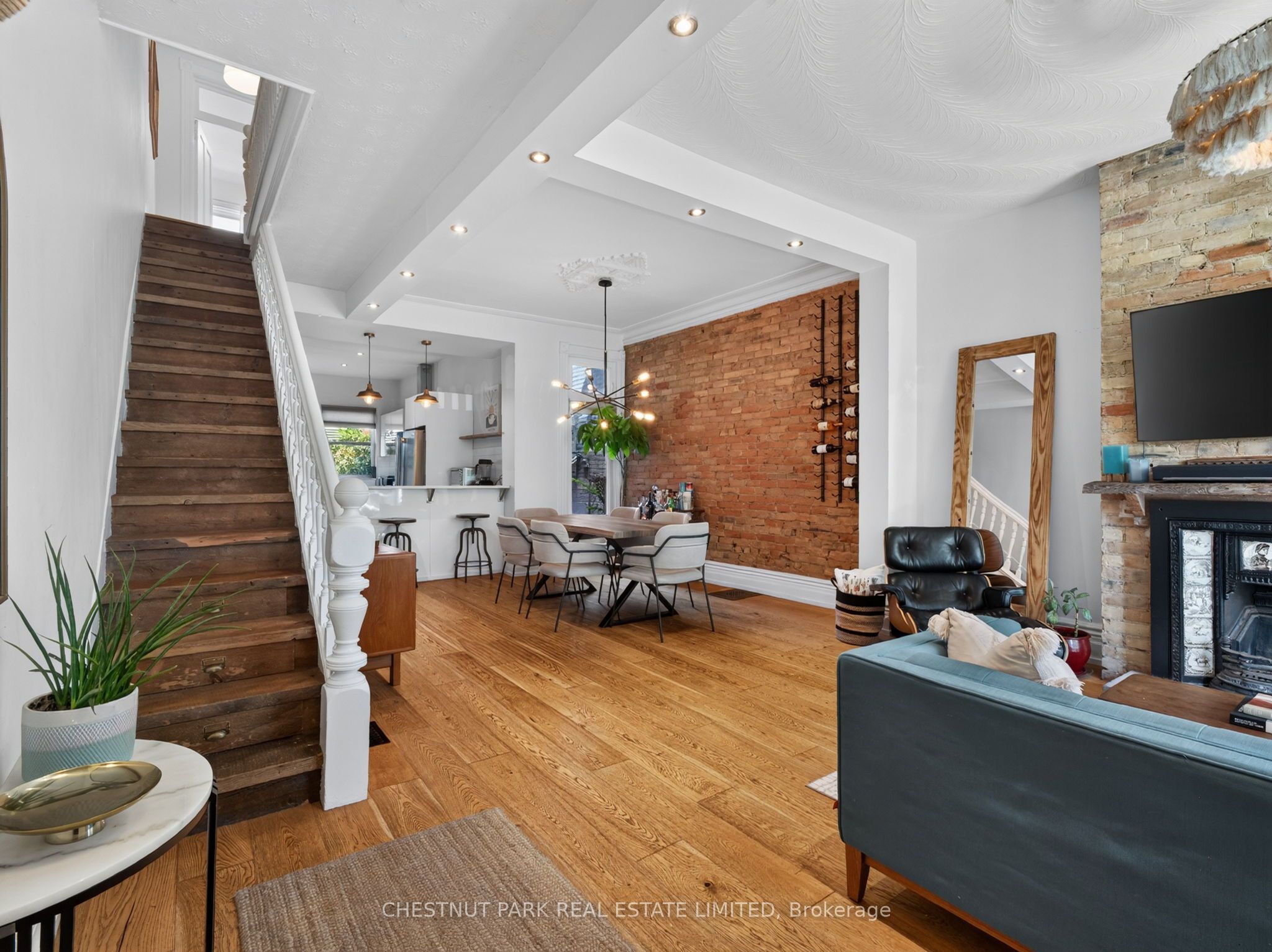 28 Robinson Street, Toronto, ON M6J 1L2 photo 3