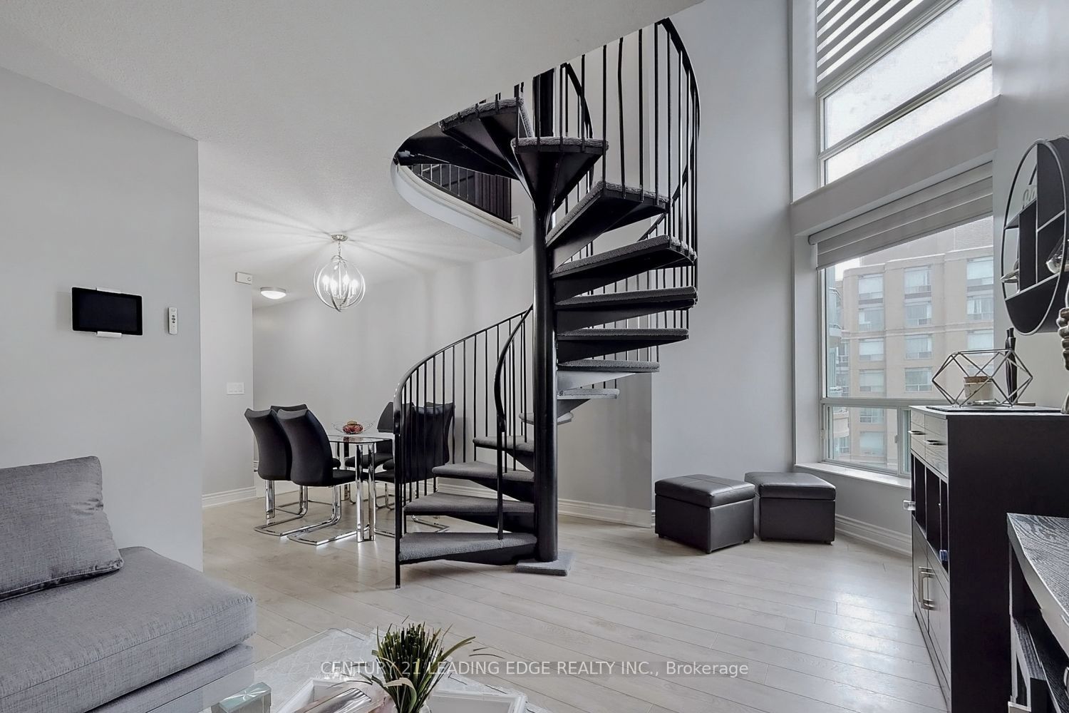 28 Pemberton Avenue 1111, Toronto, ON M2M 4L9 photo 4
