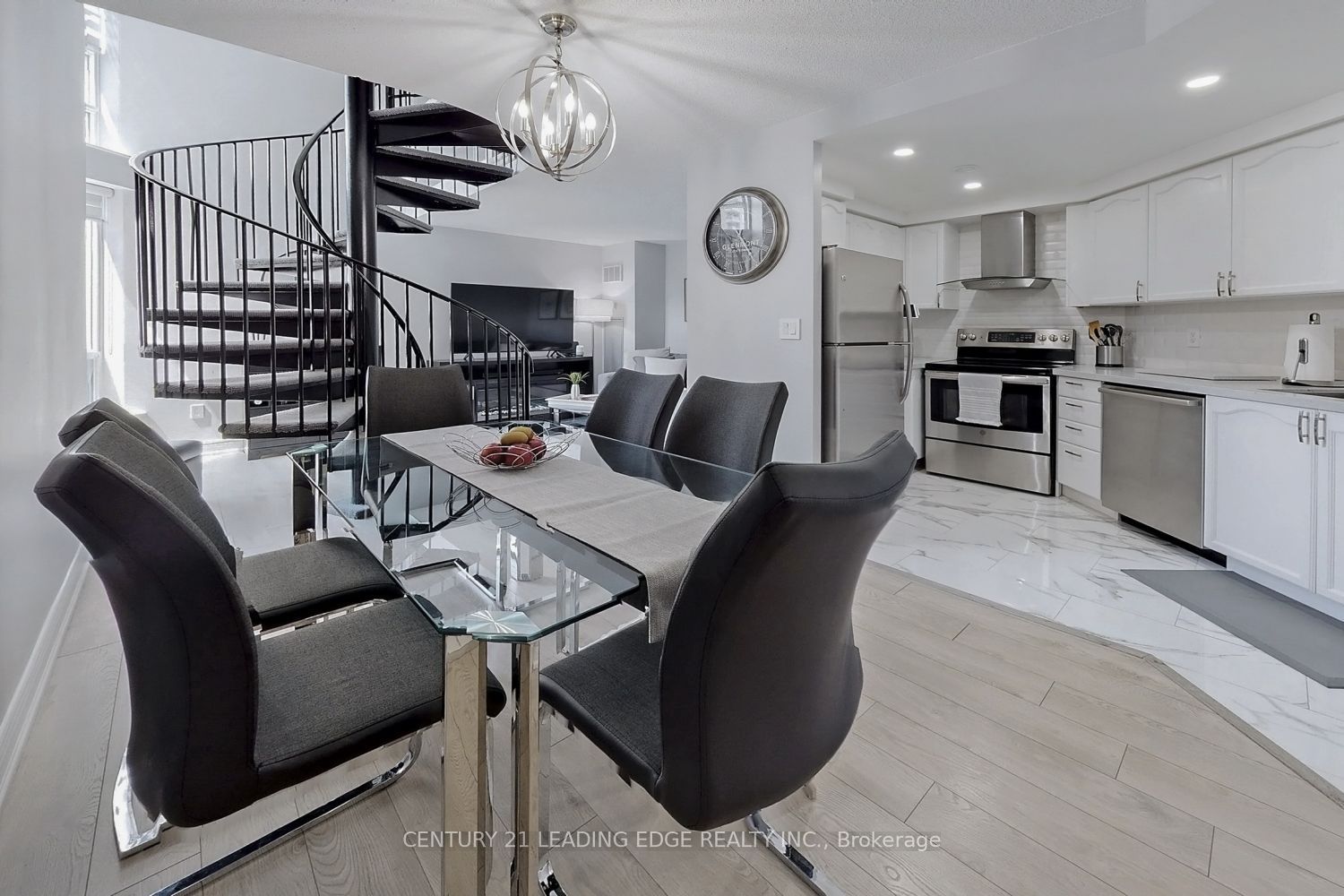 28 Pemberton Avenue 1111, Toronto, ON M2M 4L9 photo 5
