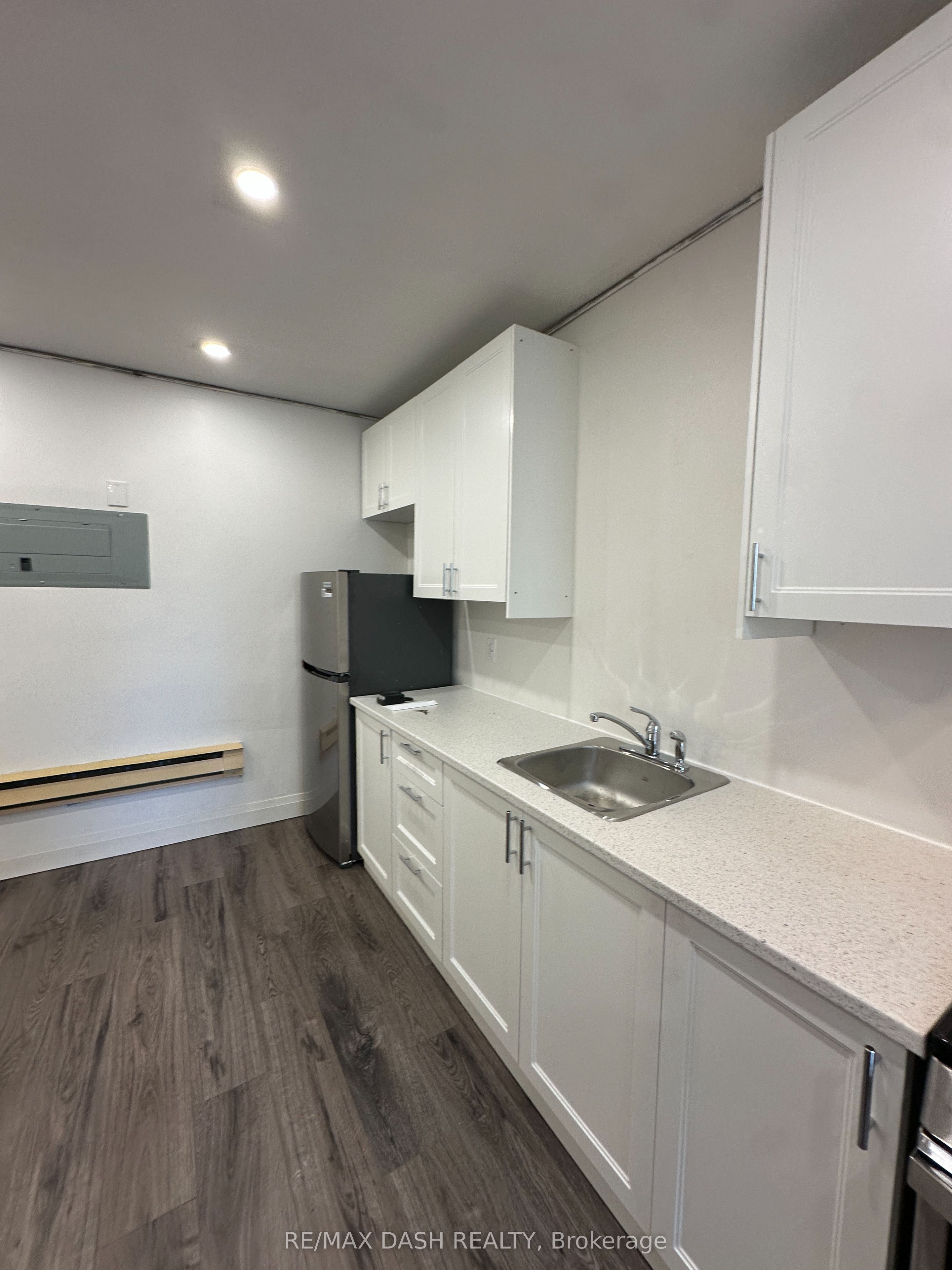 565 Yonge Street 4FL, Toronto, ON M4Y 1Z2 photo 3