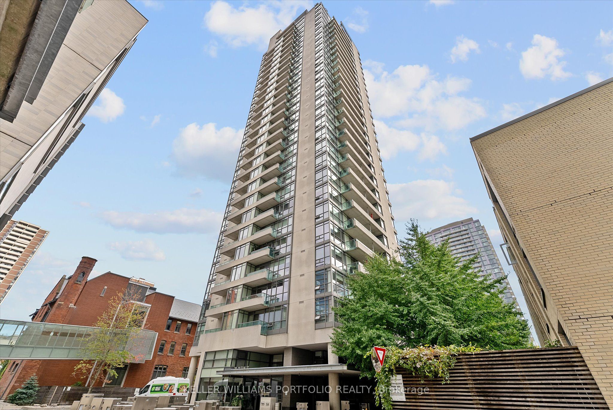 281 Mutual Street 1602, Toronto, ON M4Y 3C4 photo 2