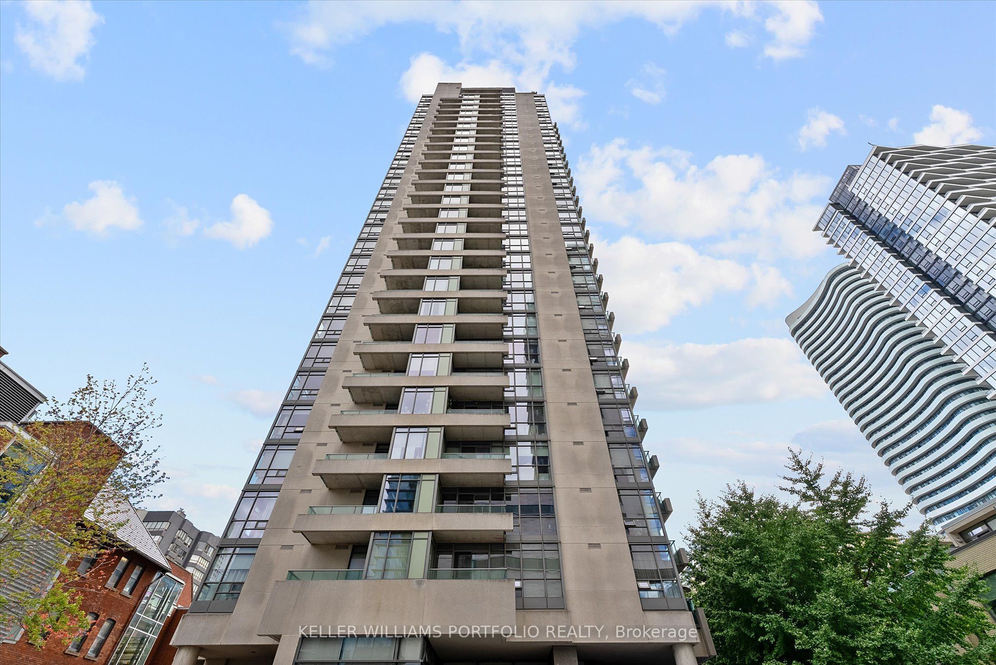 281 Mutual Street 1602, Toronto, ON M4Y 3C4 photo 3