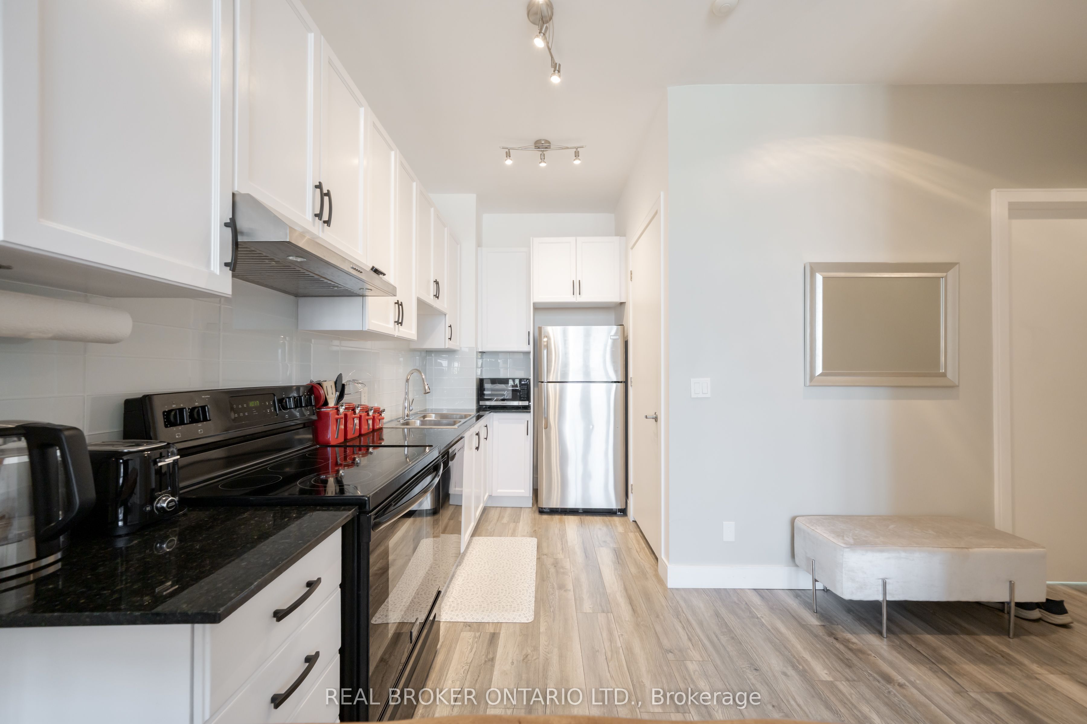 797 Don Mills Road 1106, Toronto, ON M3C 1V1 photo 5