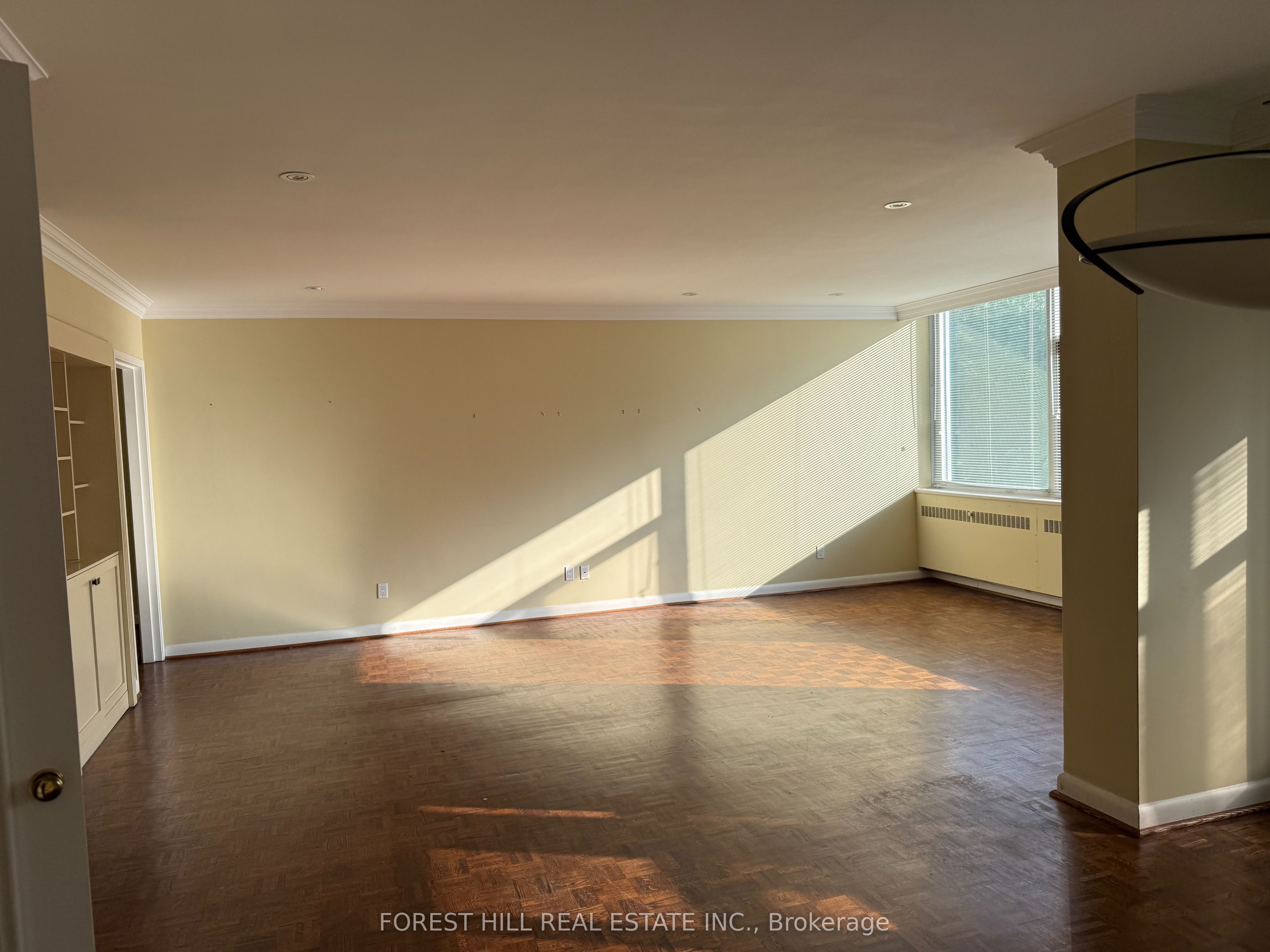 500 Avenue Road 405, Toronto, ON M4V 2J6 photo 3