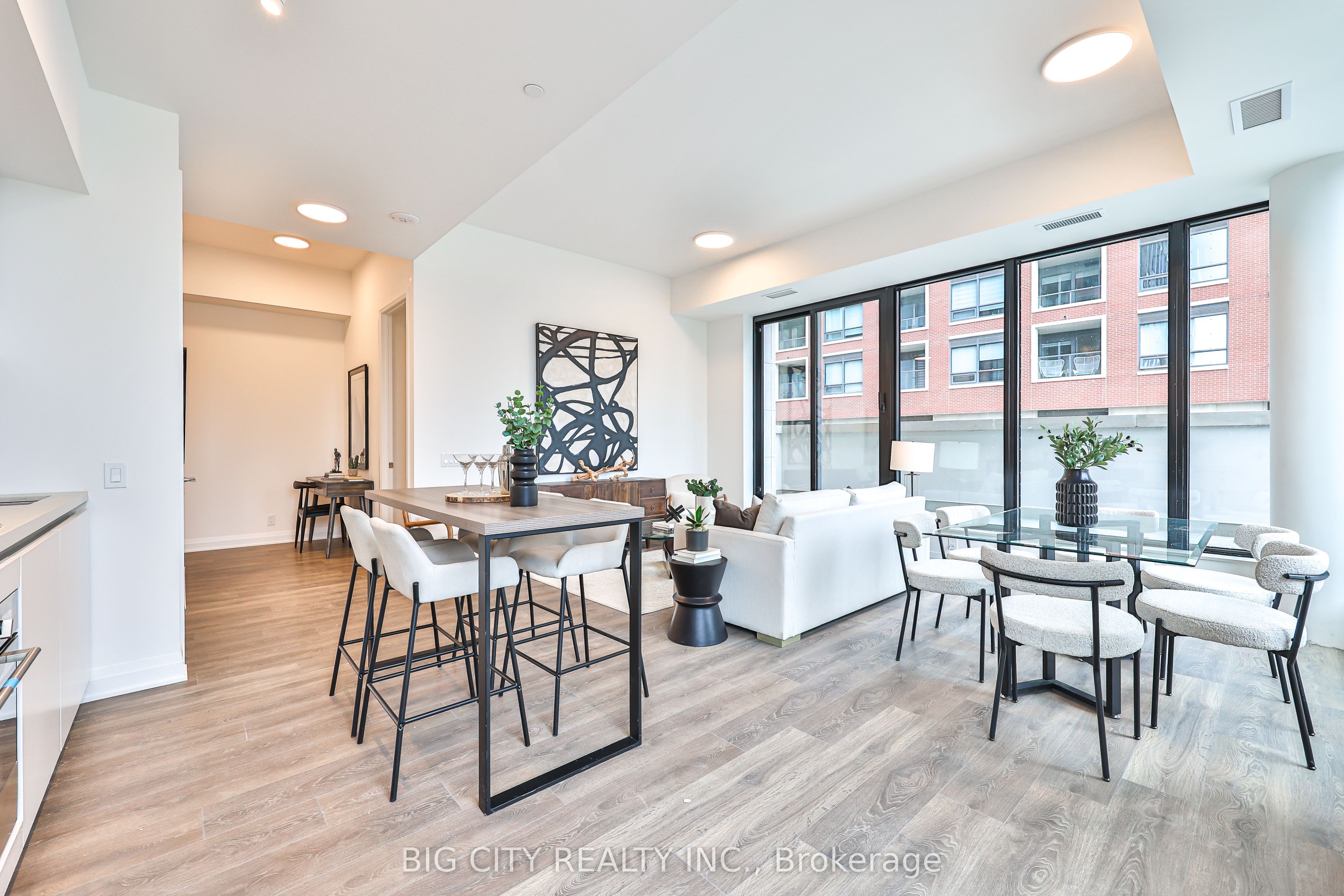 25 Frederick Todd Way 210, Toronto, ON M4G 0C9 photo 5