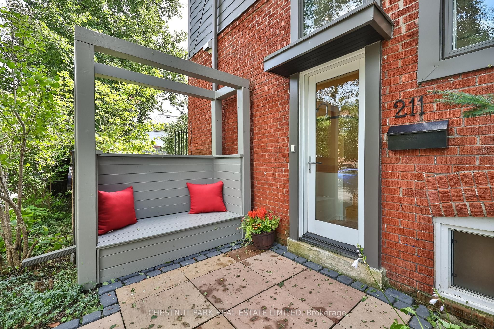 211 Snowdon Avenue, Toronto, ON M4N 2B4 photo 3