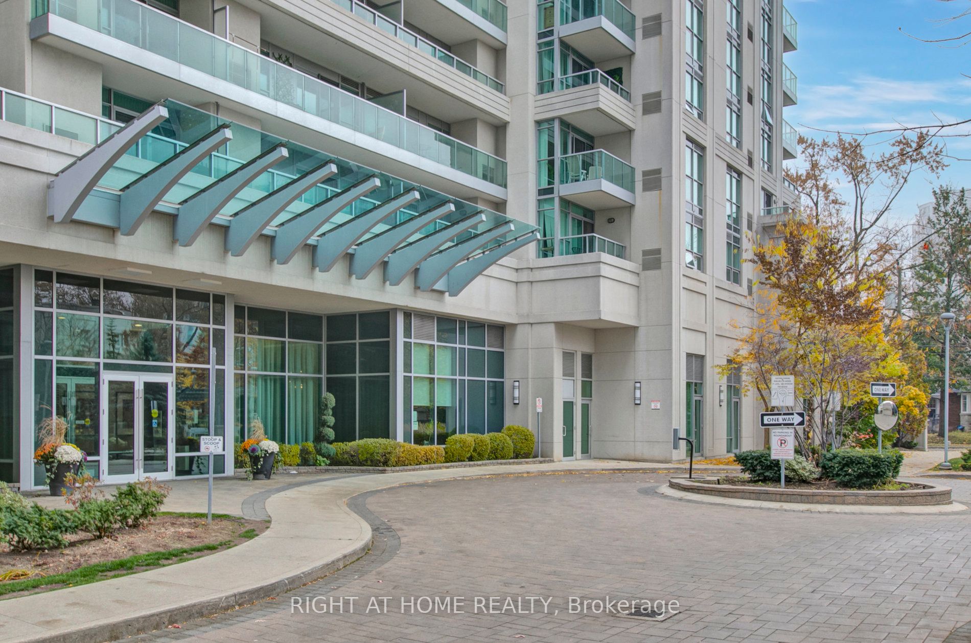 17 Anndale Drive 1517, Toronto, ON M2N 2W7 photo 2