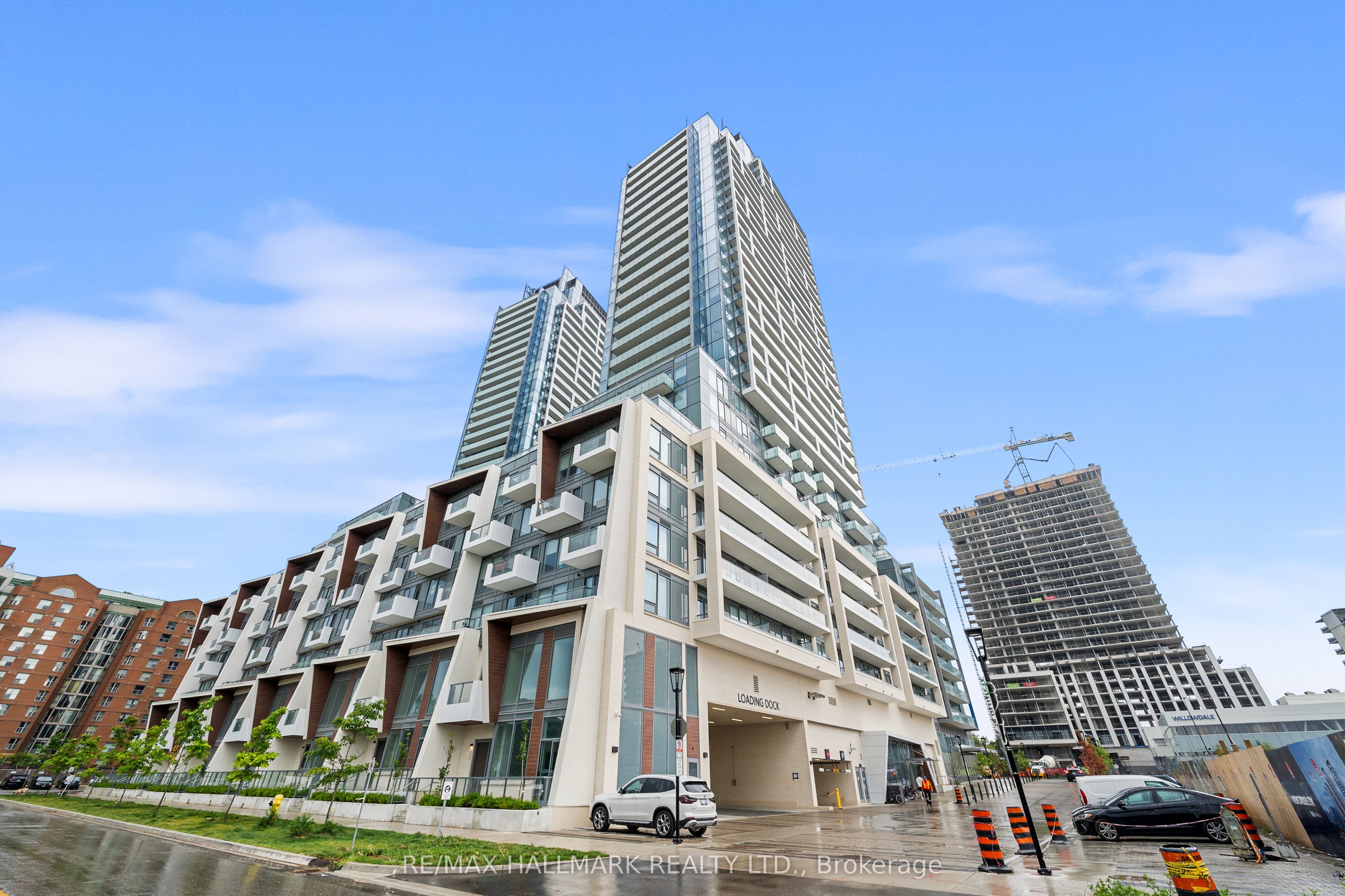 7 Golden Lion Heights N2708, Toronto, ON M2M 0C1 photo 3