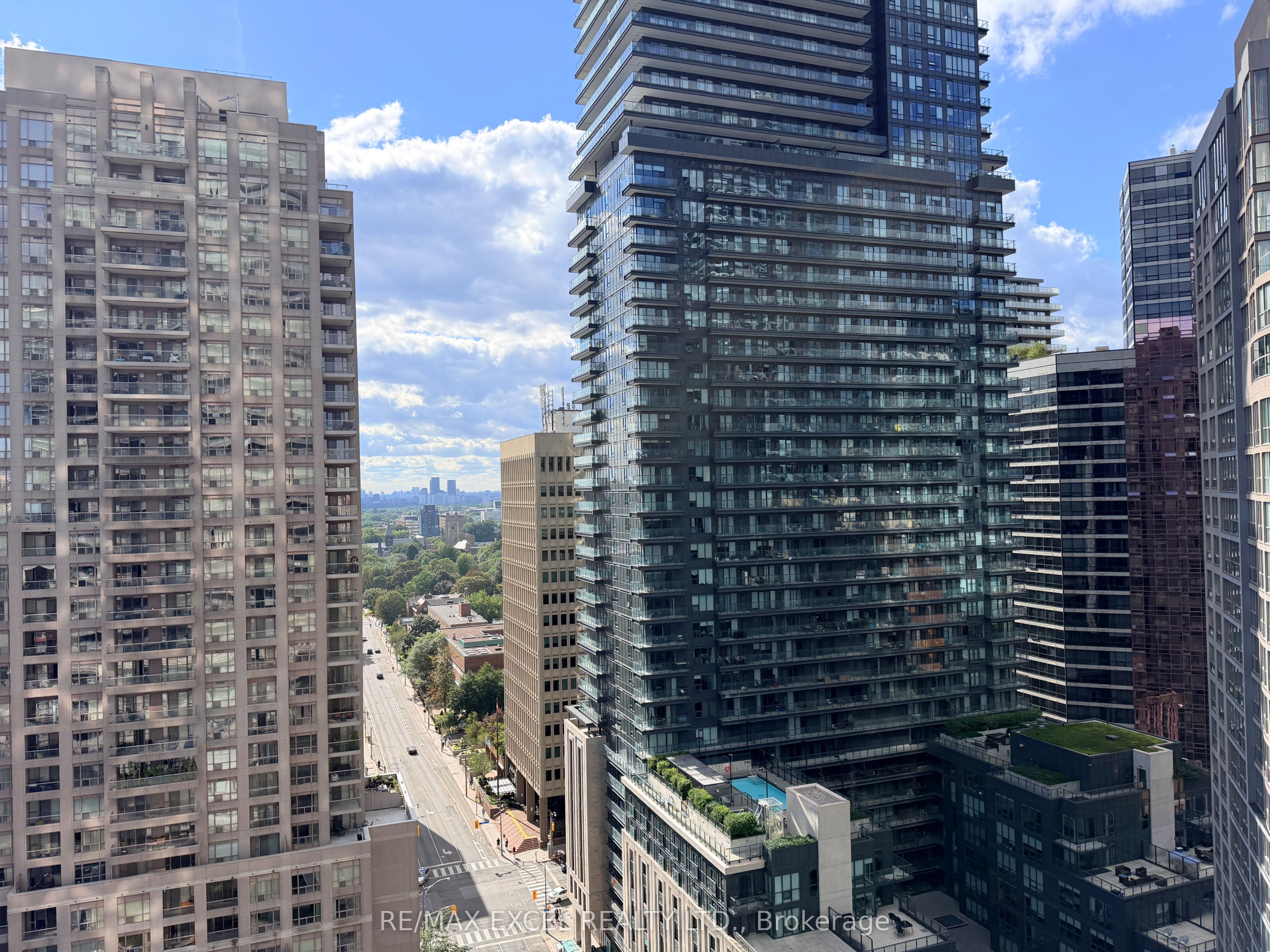 11 Wellesley Street W 1708, Toronto, ON M4Y 1E8