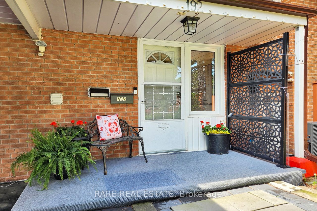 192 Three Valleys Drive, Toronto, ON M3A 3L8 photo 3