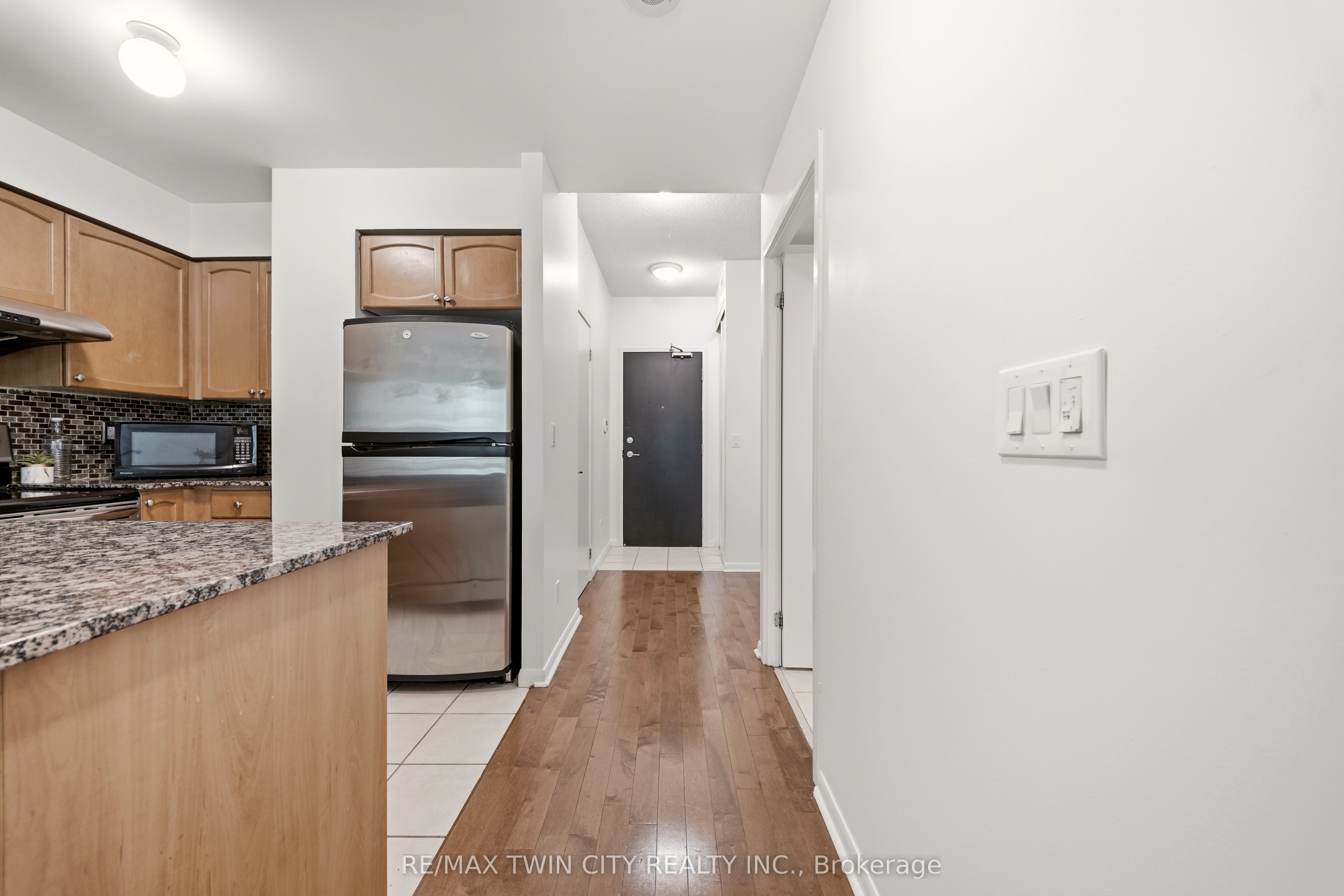 231 Fort York Boulevard 2502, Toronto, ON M5V 1B2 photo 2