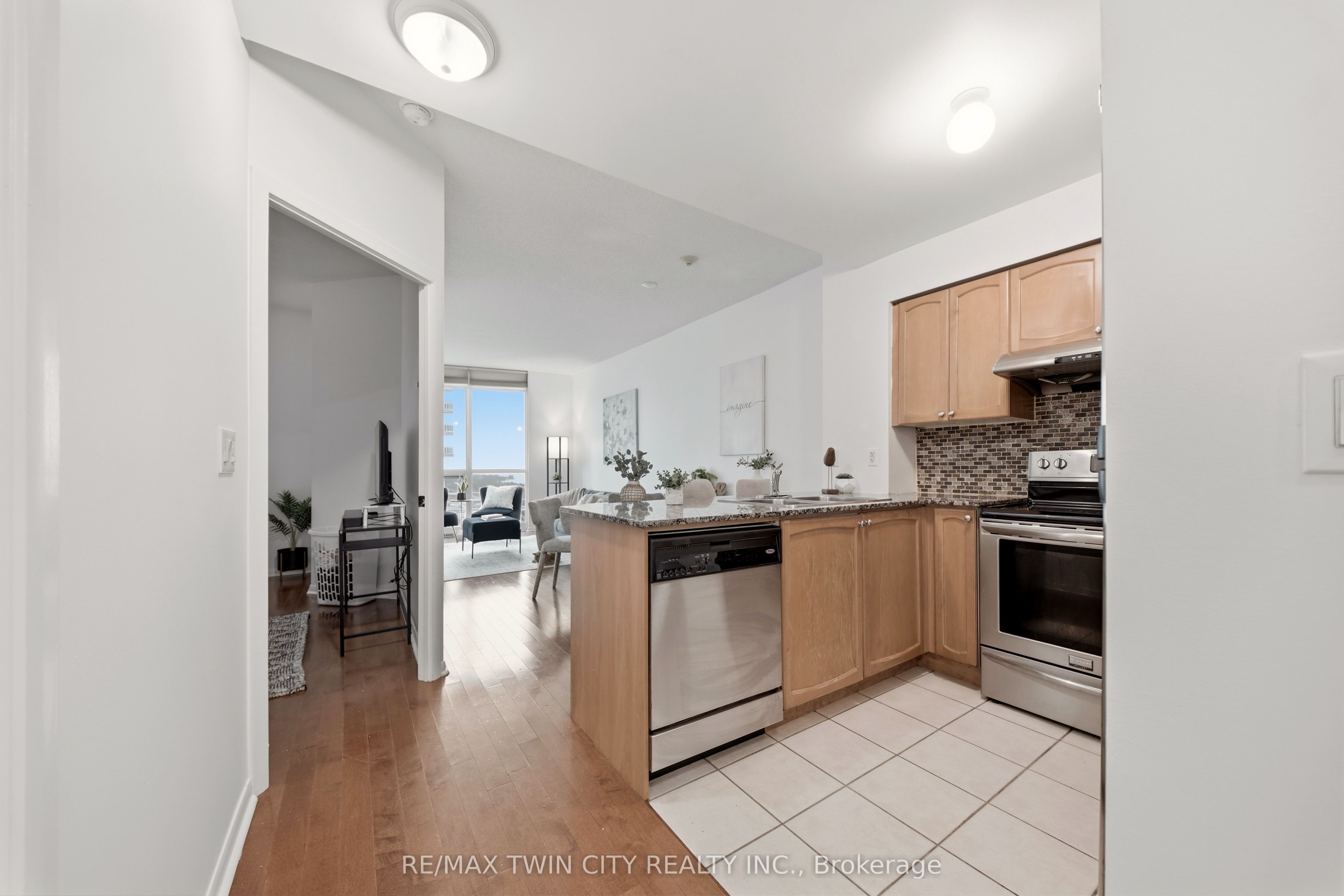 231 Fort York Boulevard 2502, Toronto, ON M5V 1B2 photo 3