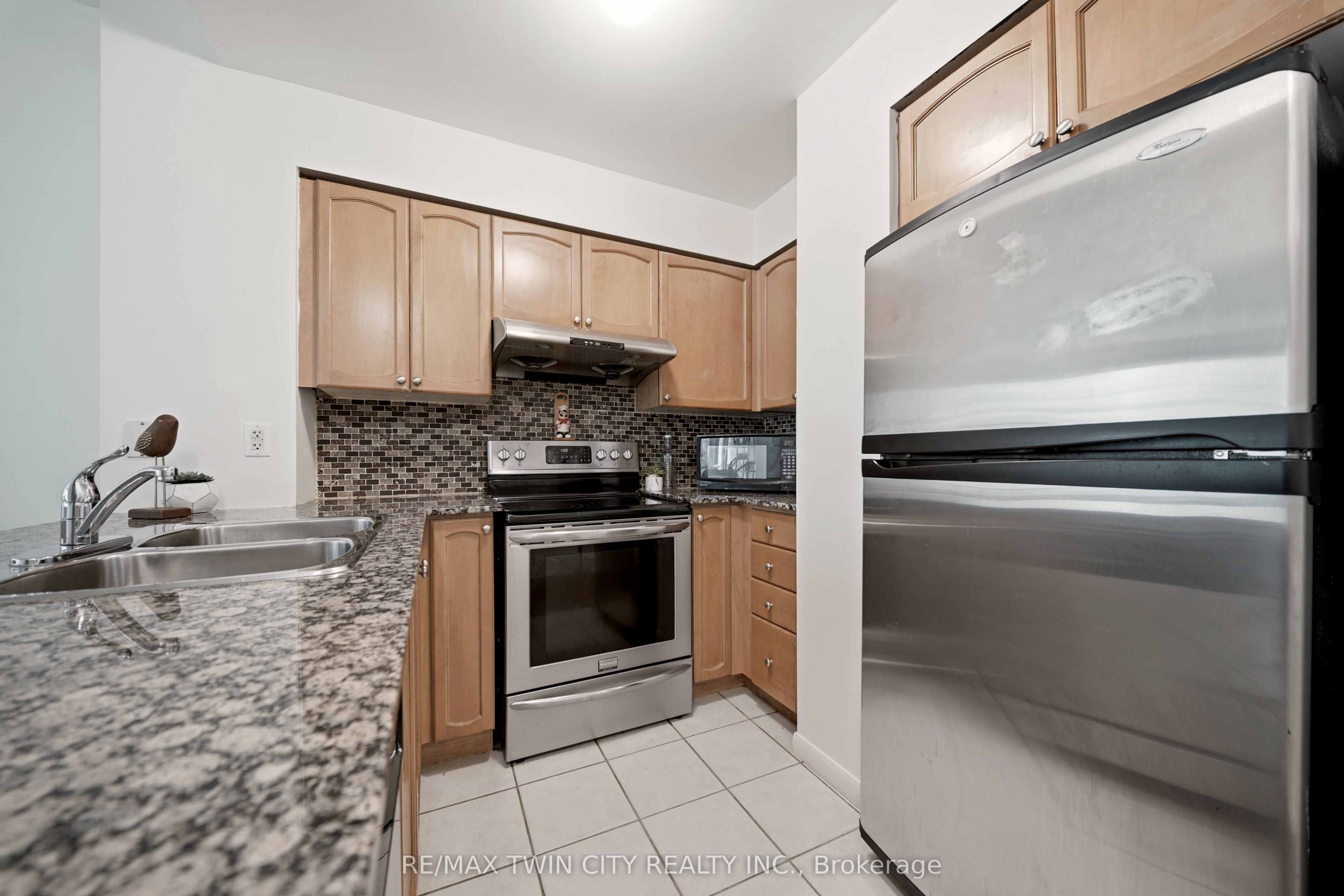231 Fort York Boulevard 2502, Toronto, ON M5V 1B2 photo 5