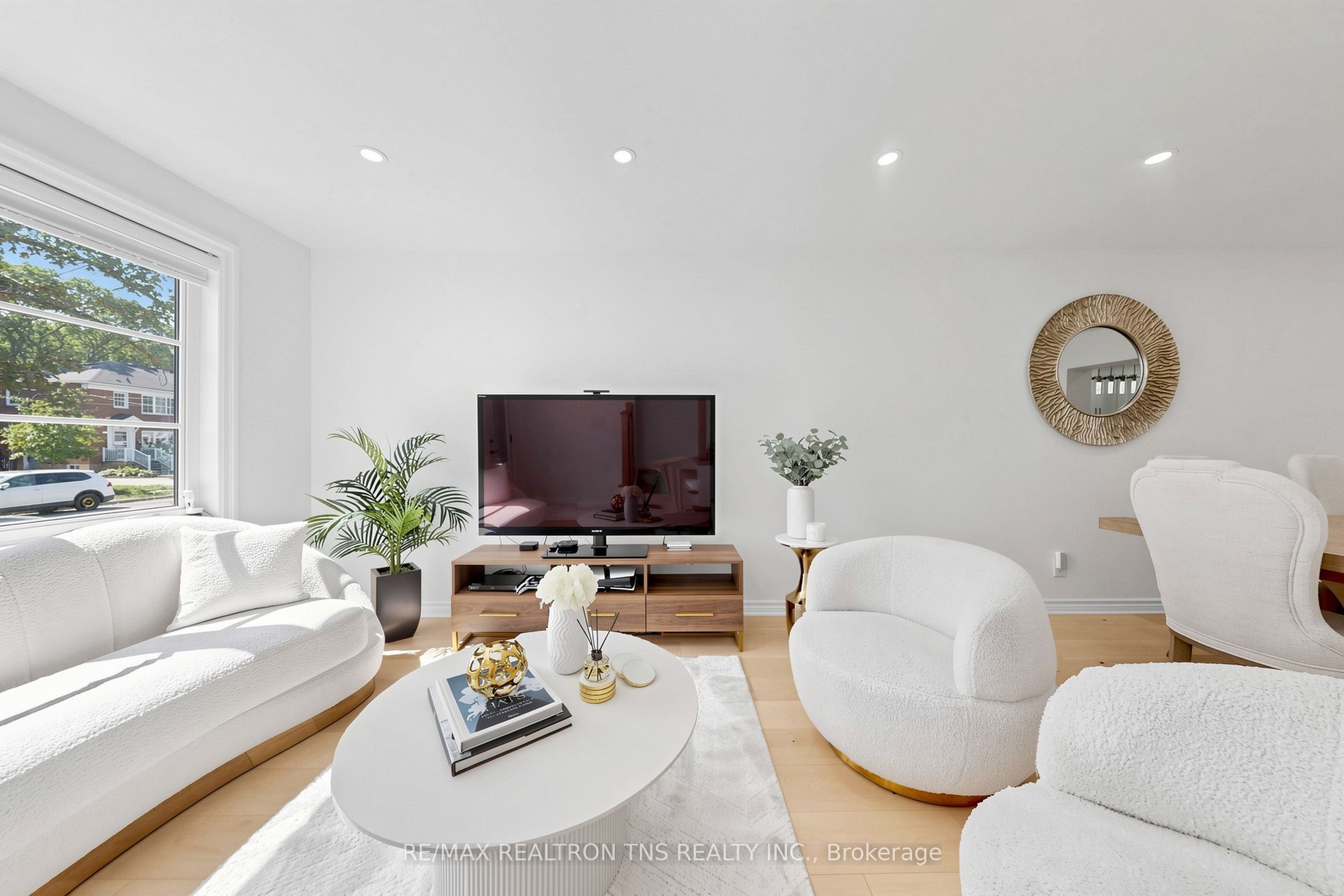 136 Glenvale Boulevard, Toronto, ON M4G 2V9 photo 5