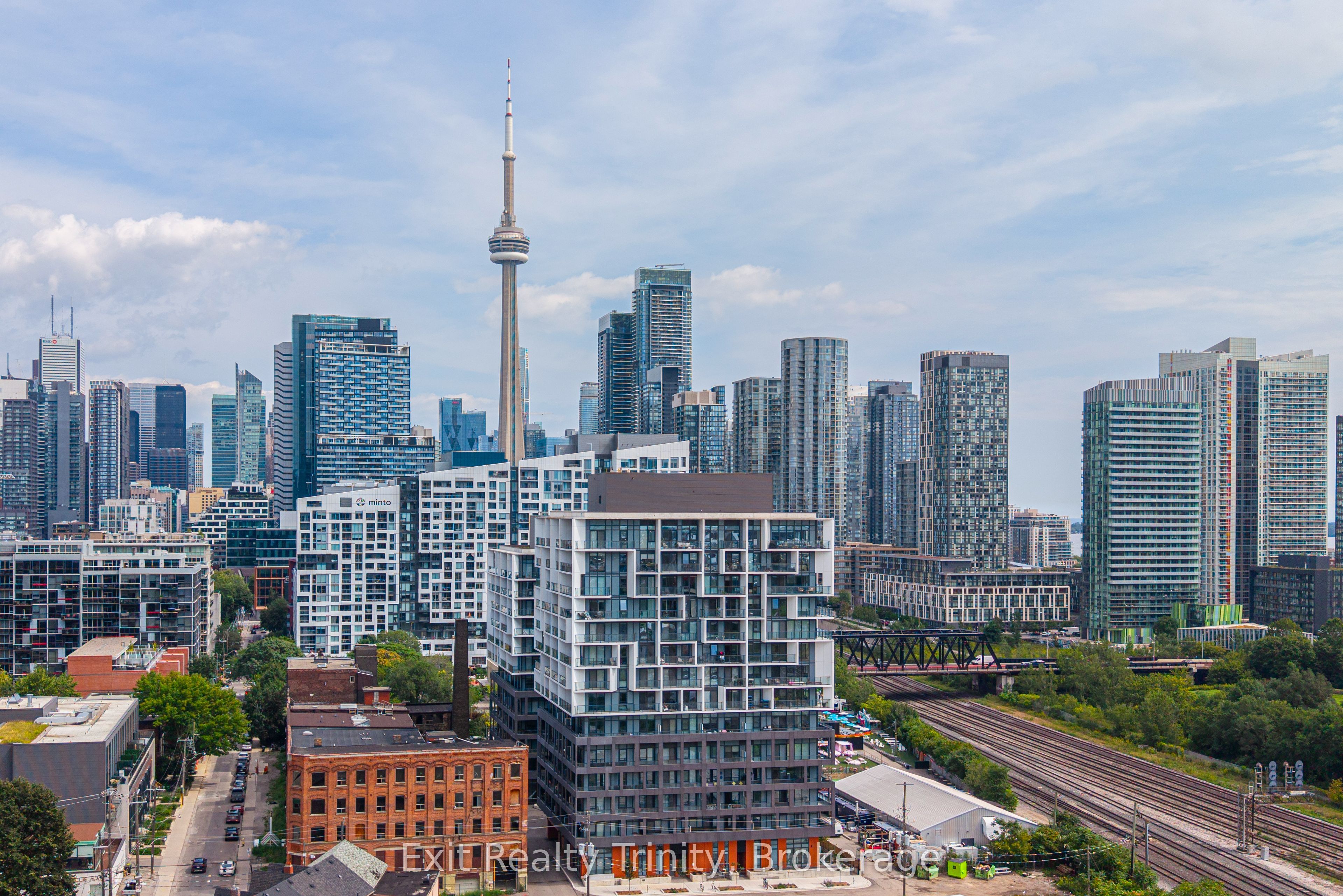 9 Tecumseth Street, Toronto, ON M5V 0S5