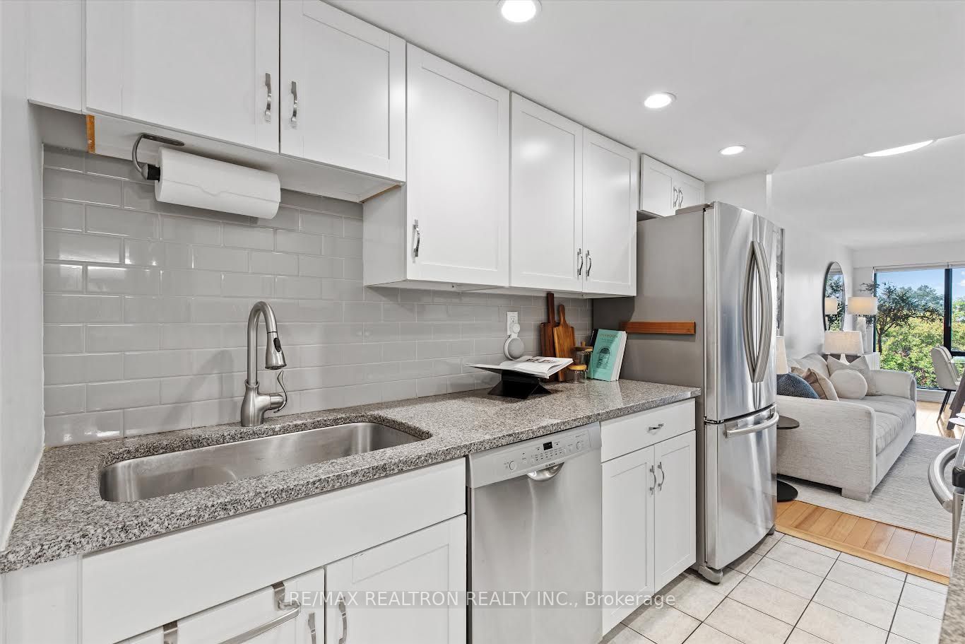 456 College Street 512, Toronto, ON M6G 4A3 photo 4