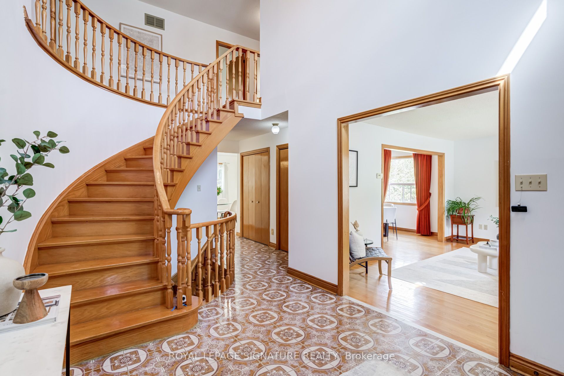 18 Parravano Court, Toronto, ON M2R 3S8 photo 2