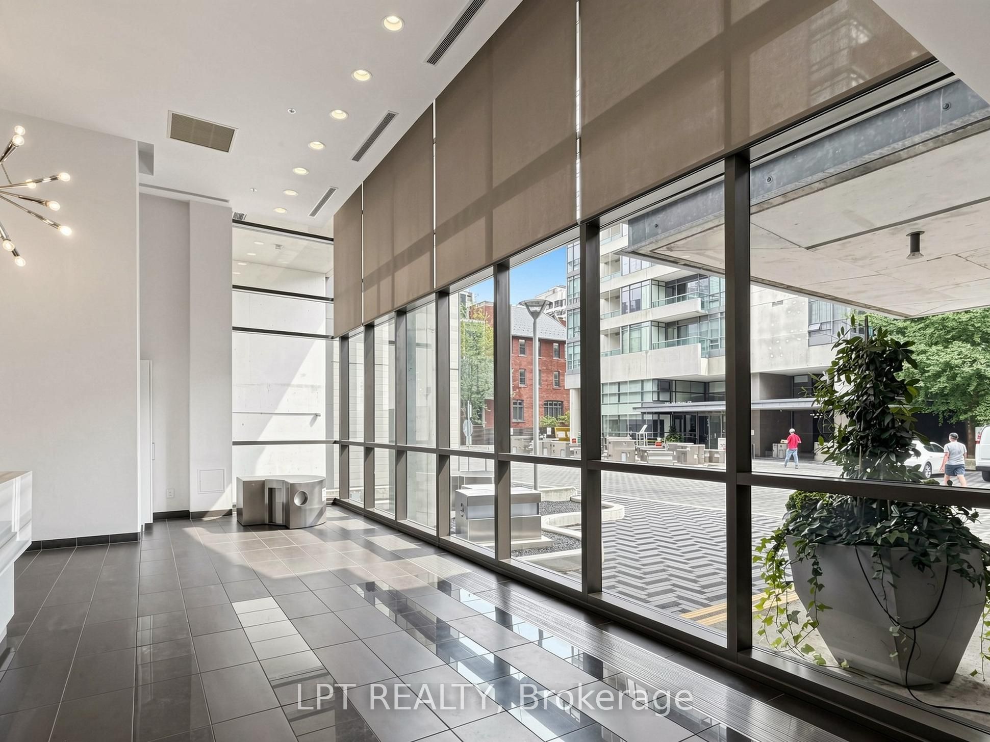 285 Mutual Street 1108, Toronto, ON M4Y 3C5 photo 3