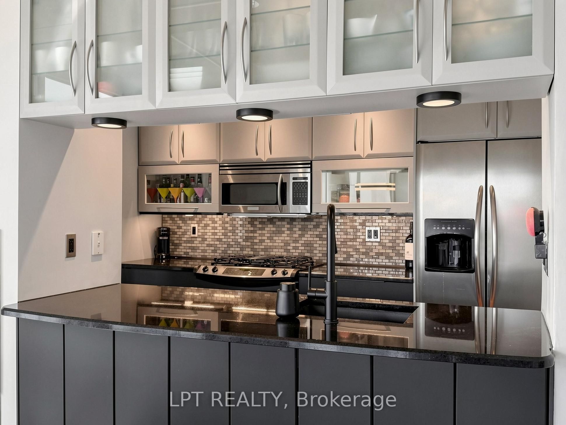285 Mutual Street 1108, Toronto, ON M4Y 3C5 photo 5