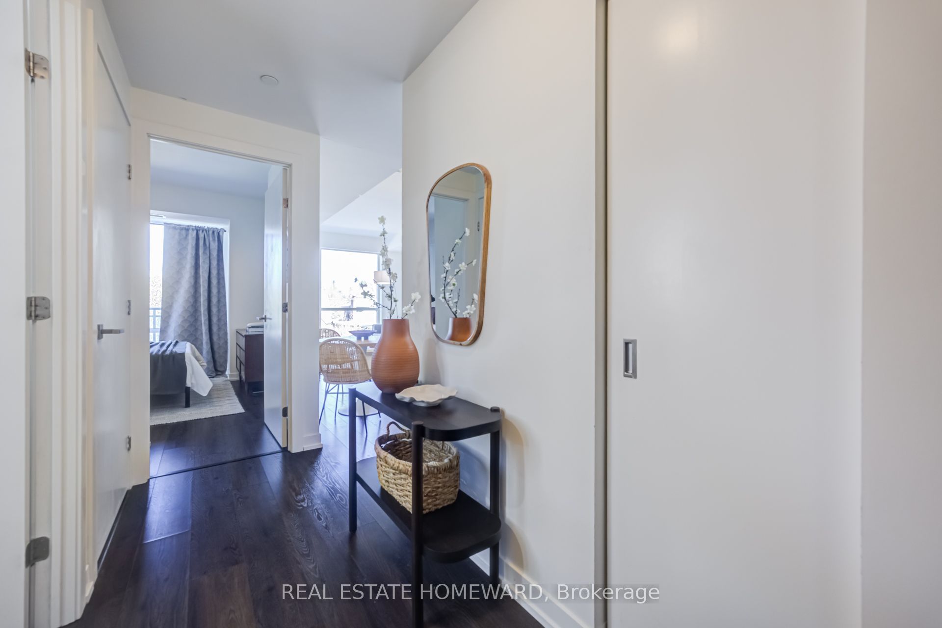 223 St Clair Avenue W 309, Toronto, ON M4V 1R3