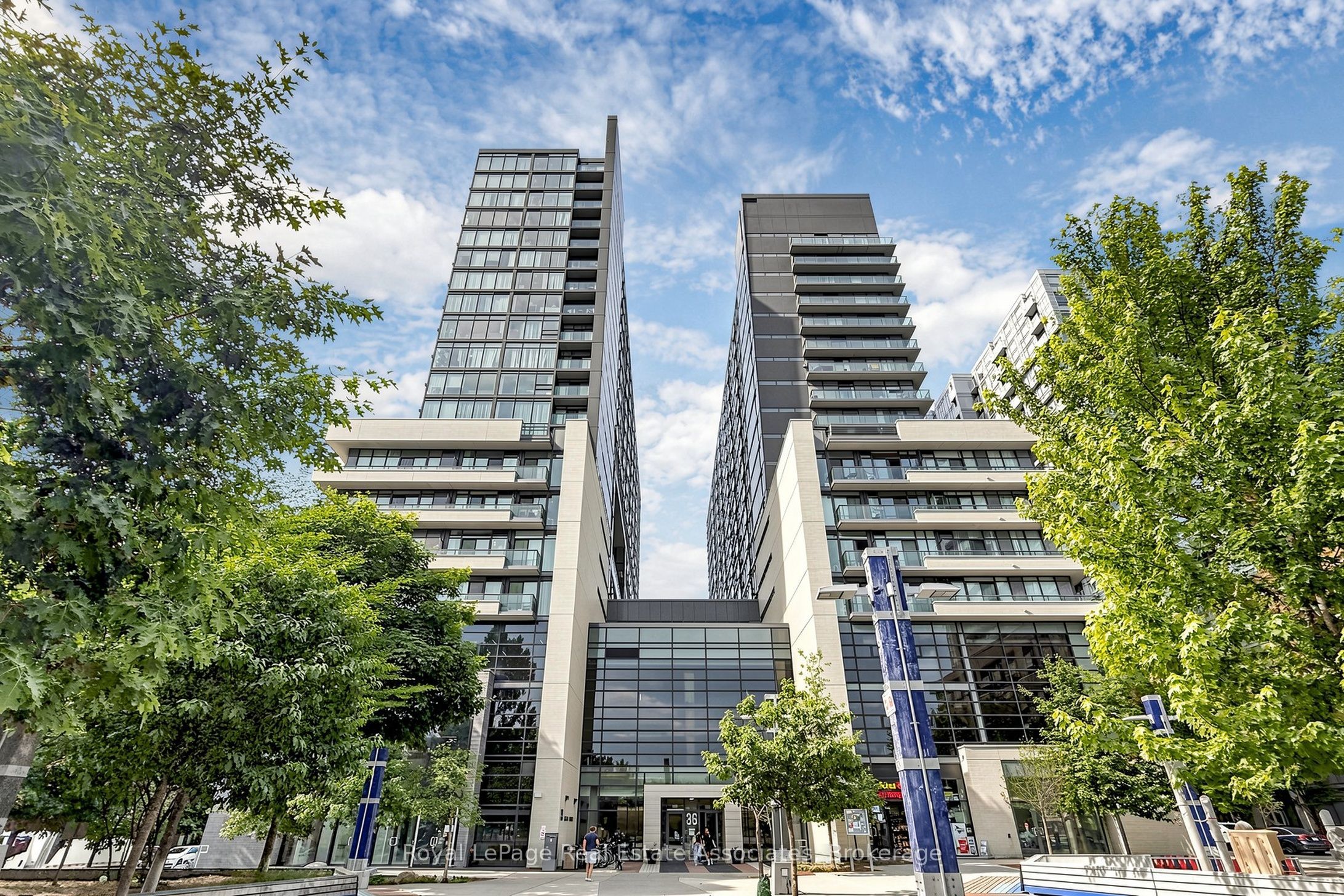 36 Lisgar Street 521E, Toronto, ON M6J 0C7