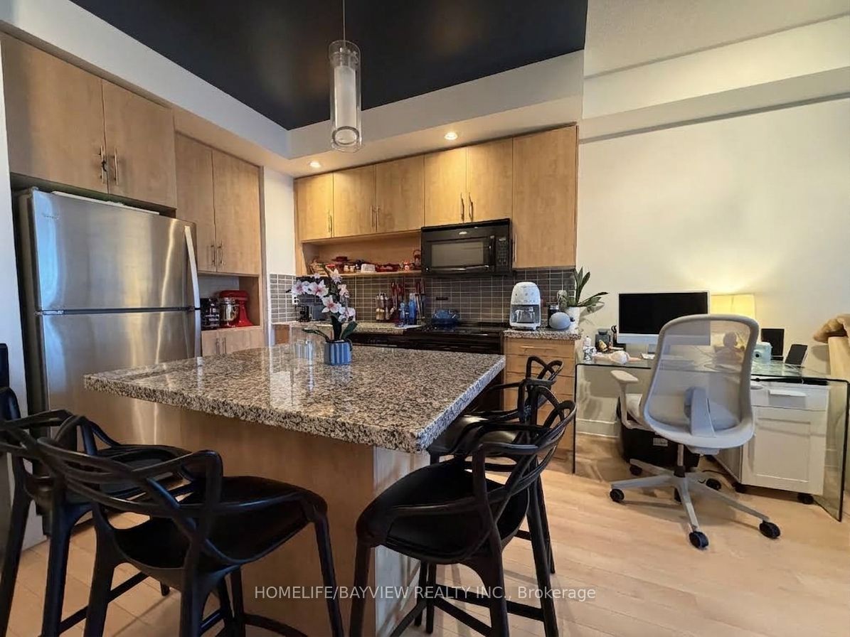 120 Homewood Avenue 3705, Toronto, ON M4Y 2J3 photo 4