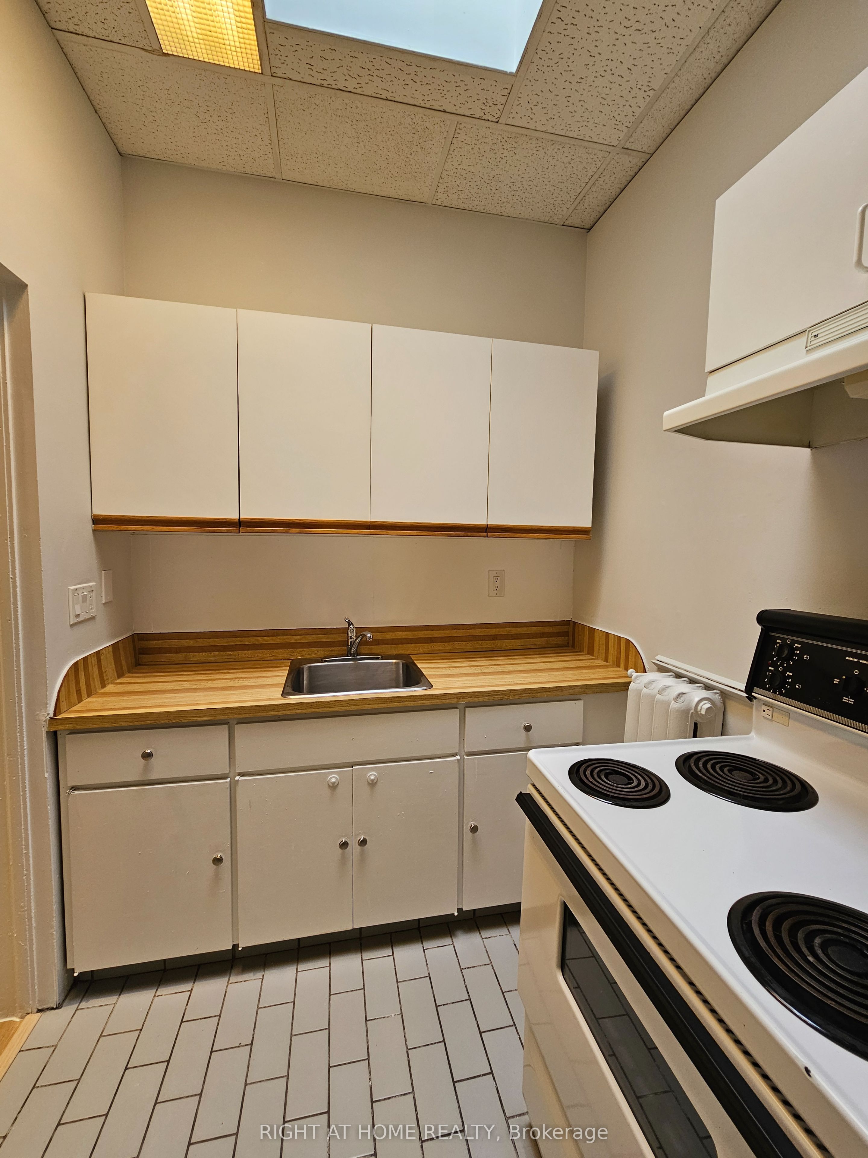 516 Yonge Street 6, Toronto, ON M4Y 1X9 photo 4