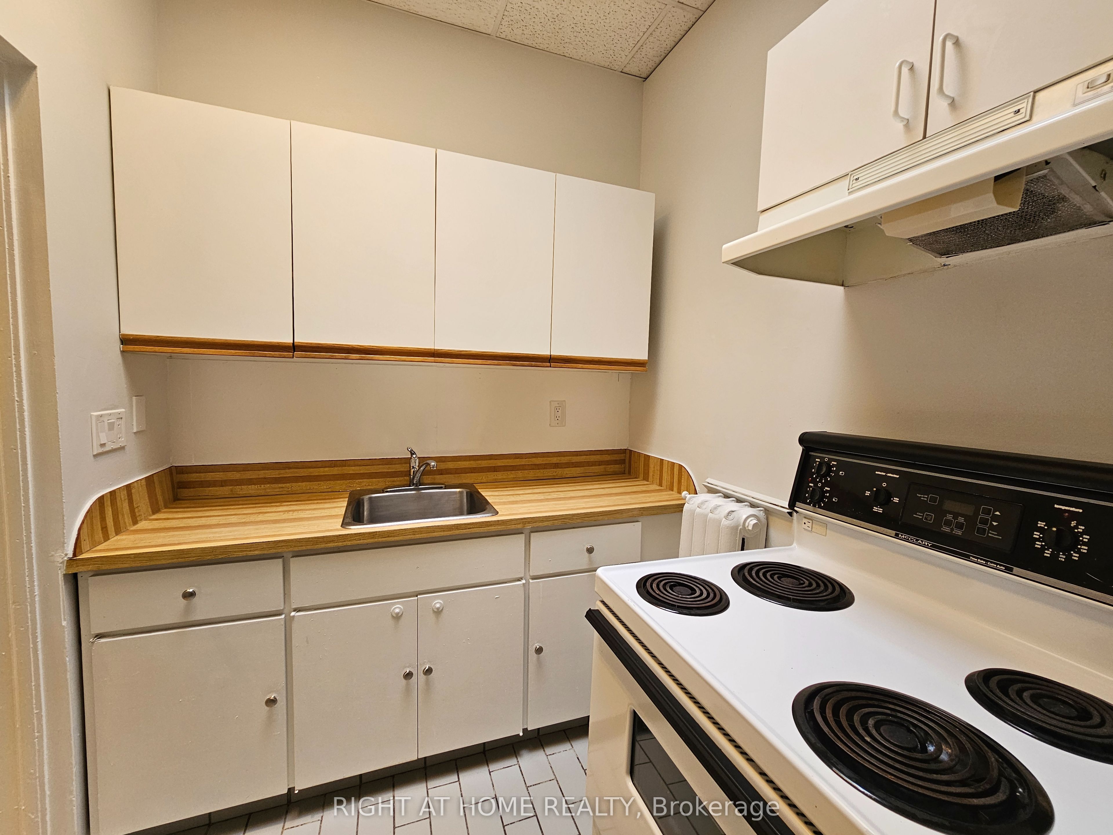 516 Yonge Street 6, Toronto, ON M4Y 1X9 photo 5