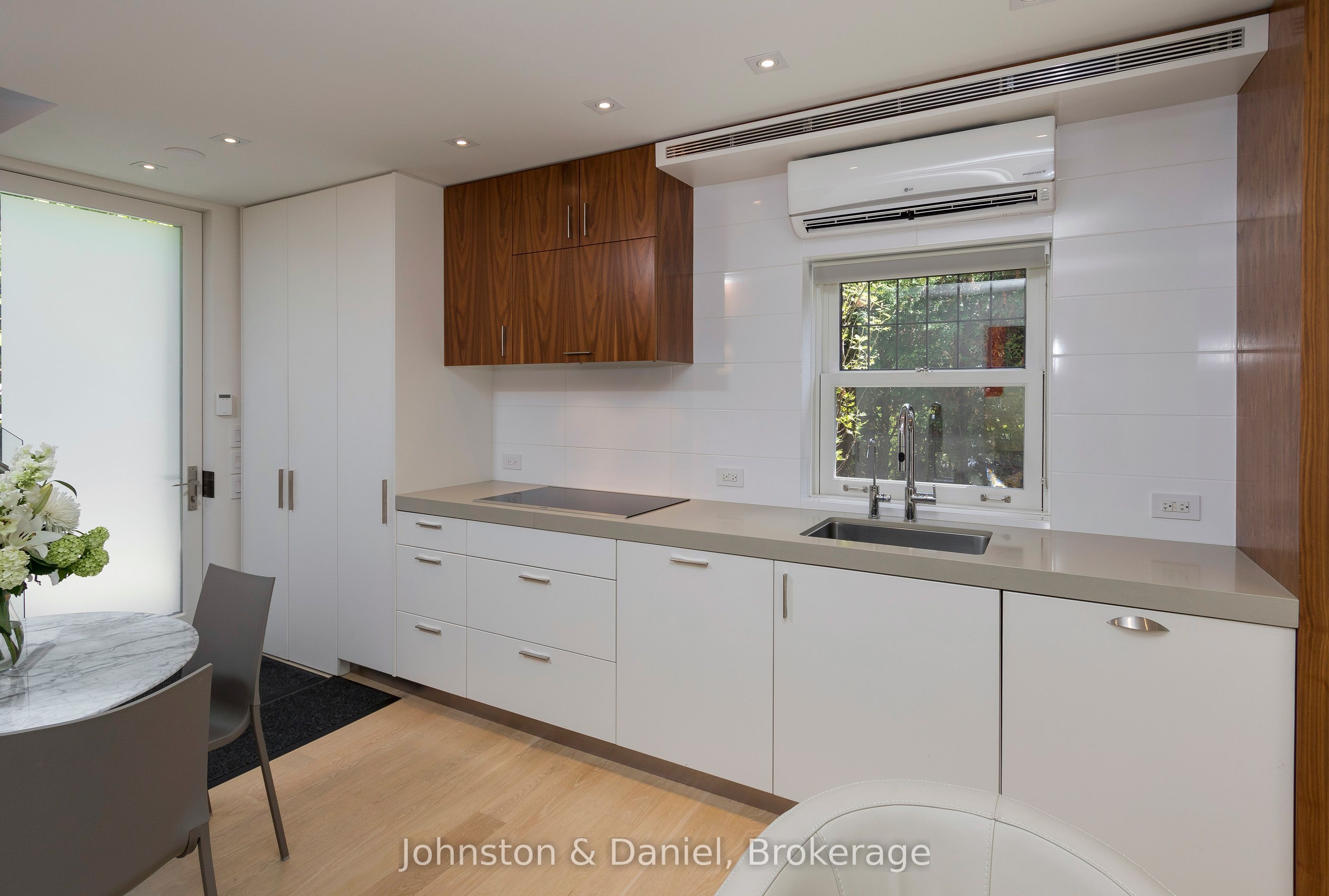 78 Roxborough Street E 400, Toronto, ON M4W 1V8 photo 4