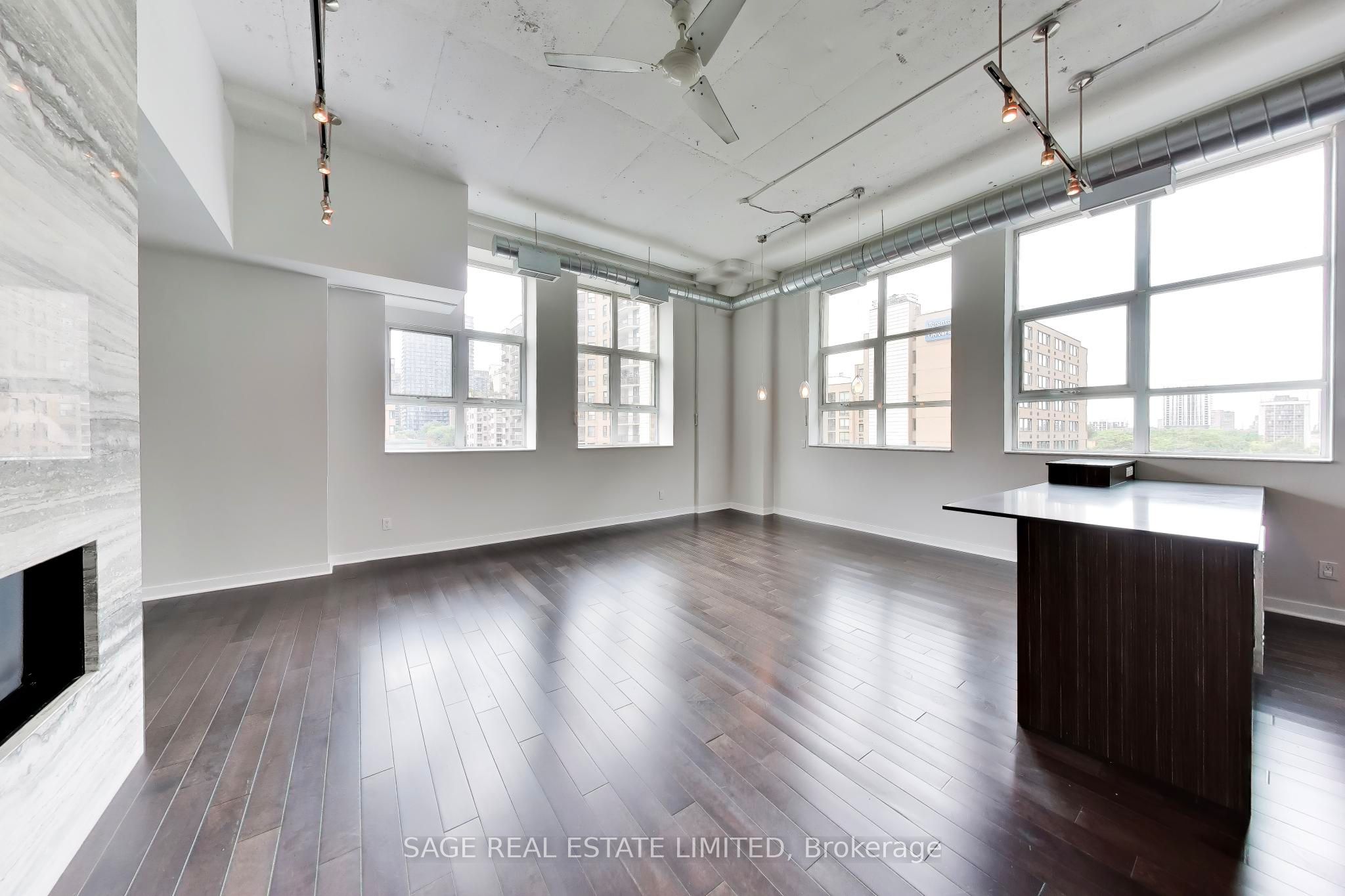 155 Dalhousie Street 521, Toronto, ON M5B 2P7 photo 2