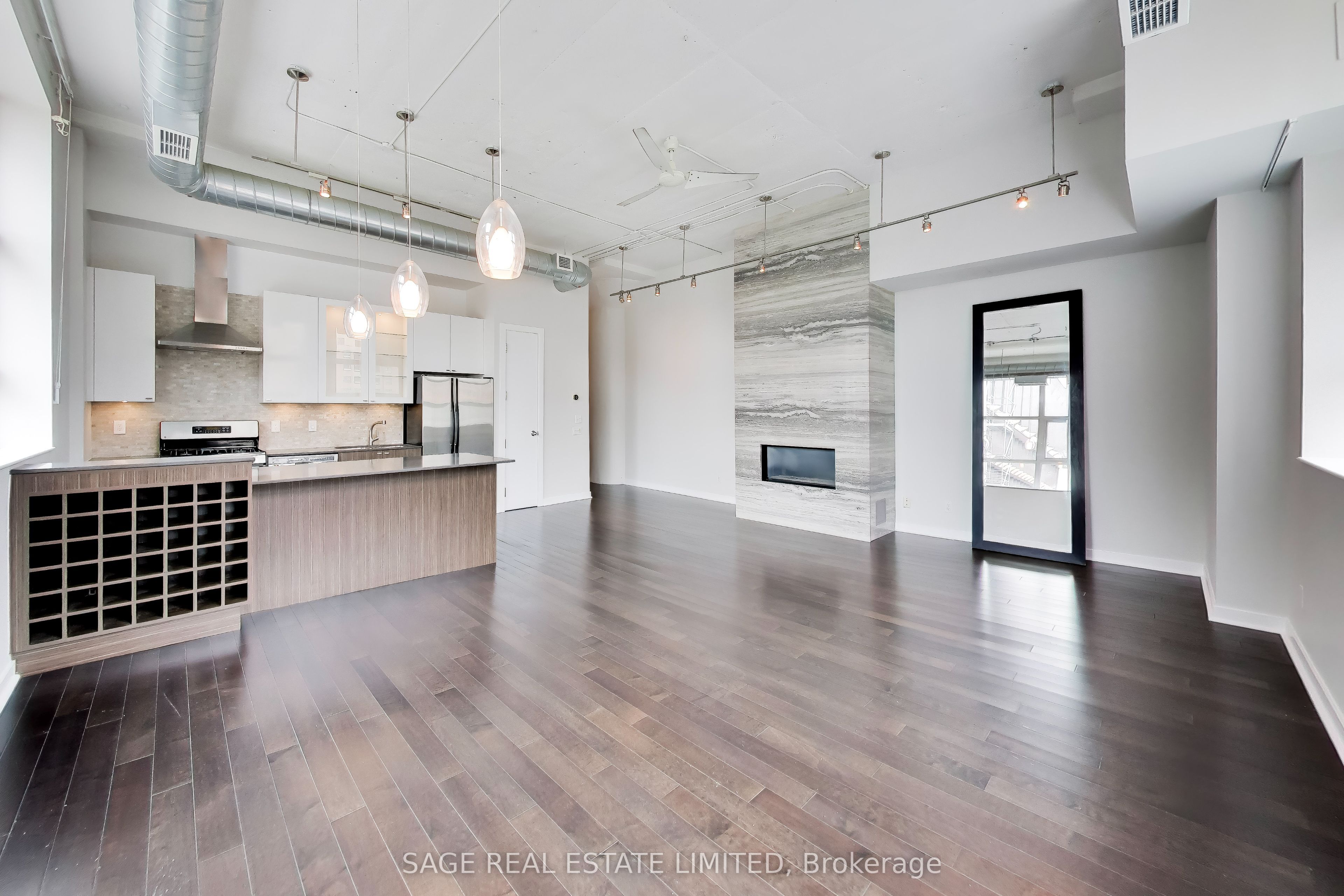 155 Dalhousie Street 521, Toronto, ON M5B 2P7 photo 5