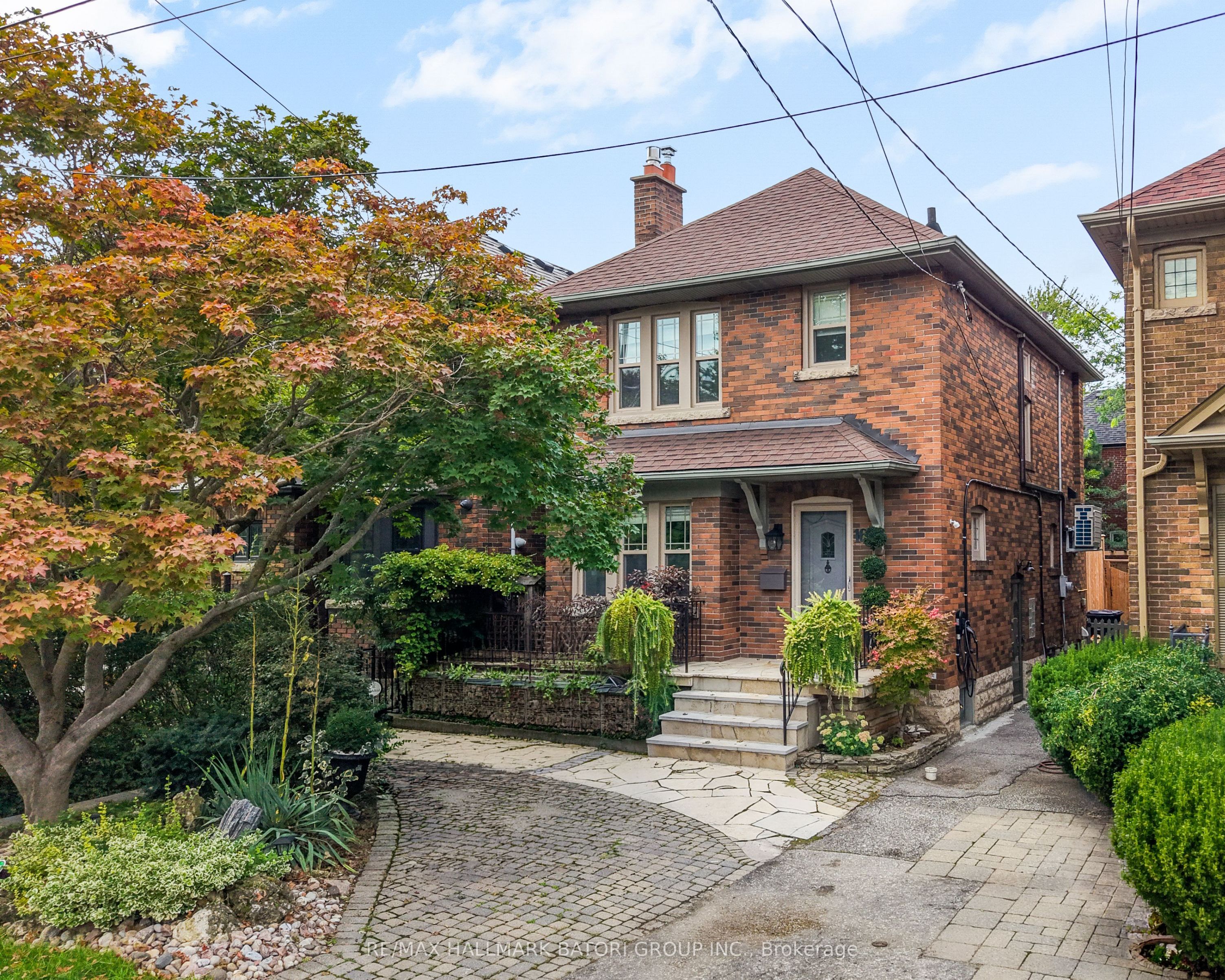 166 Old Orchard Grove, Toronto, ON M5M 2E4