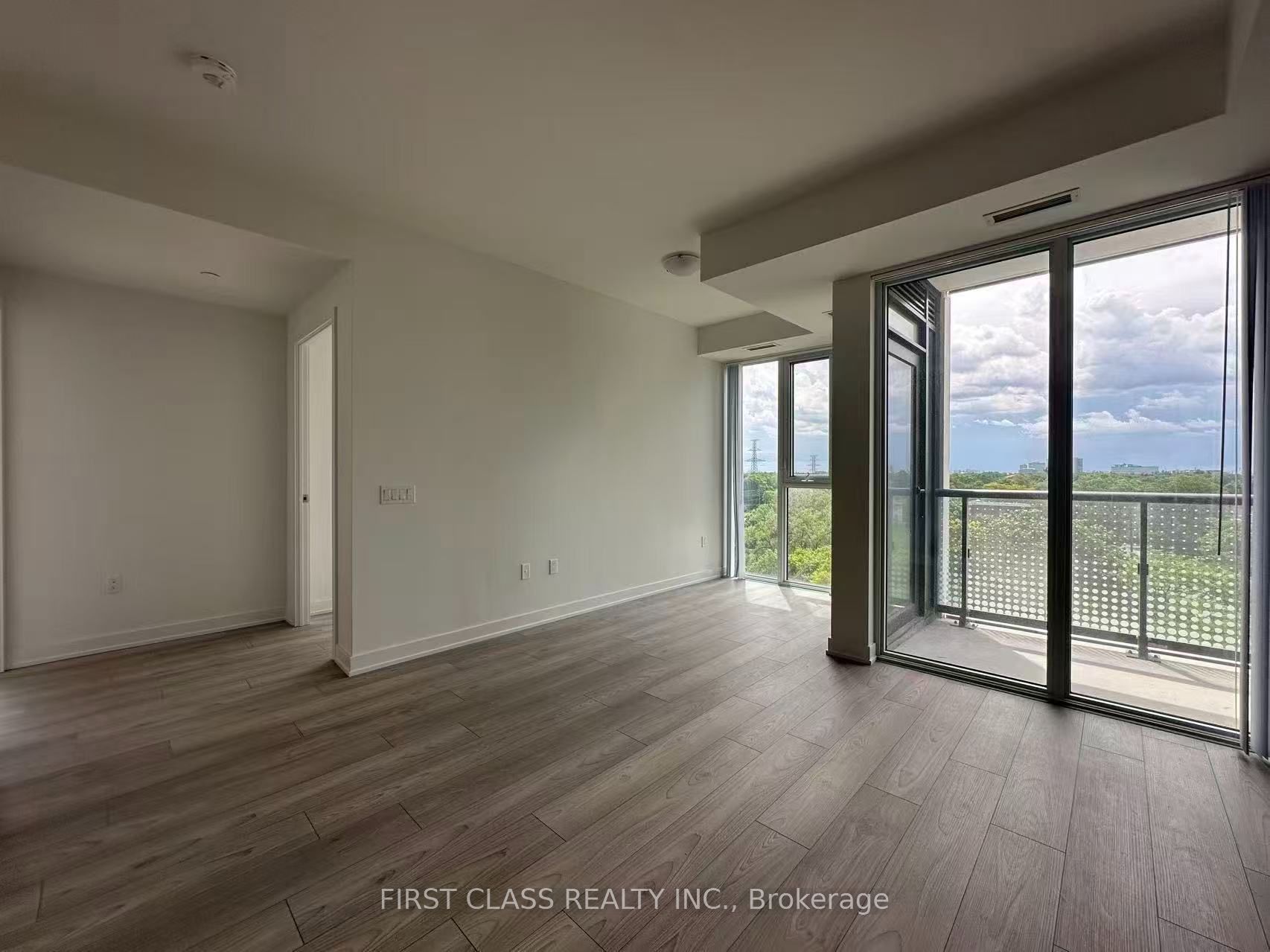 5858 Yonge Street 623, Toronto, ON M2M 0C6 photo 2