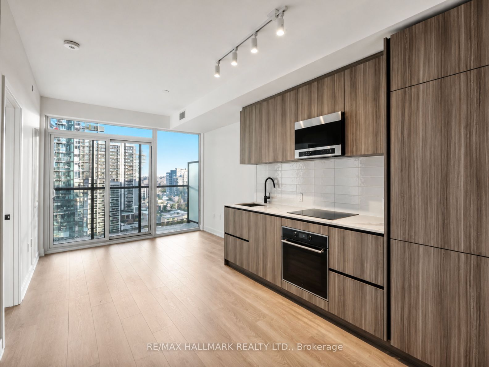 117 Broadway Avenue 1205, Toronto, ON M4P 1V3 photo 3