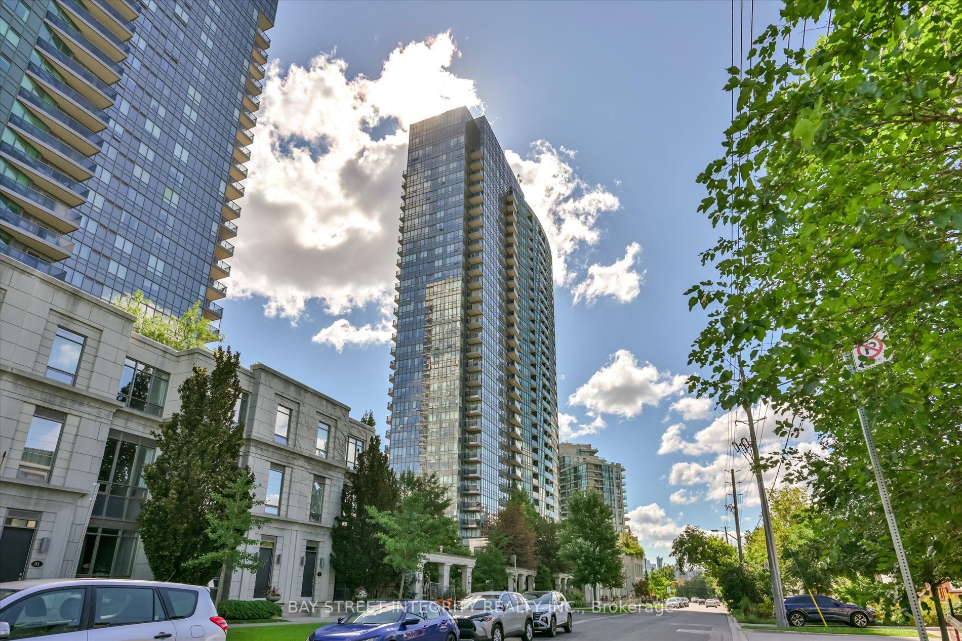 15 Greenview Avenue 1906, Toronto, ON M2M 4M7 photo 2