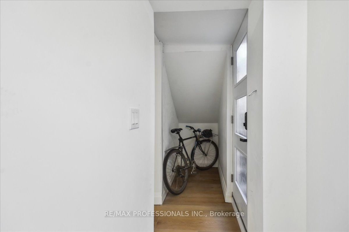 134 Argyle Street Lower, Toronto, ON M6J 1N9 photo 4