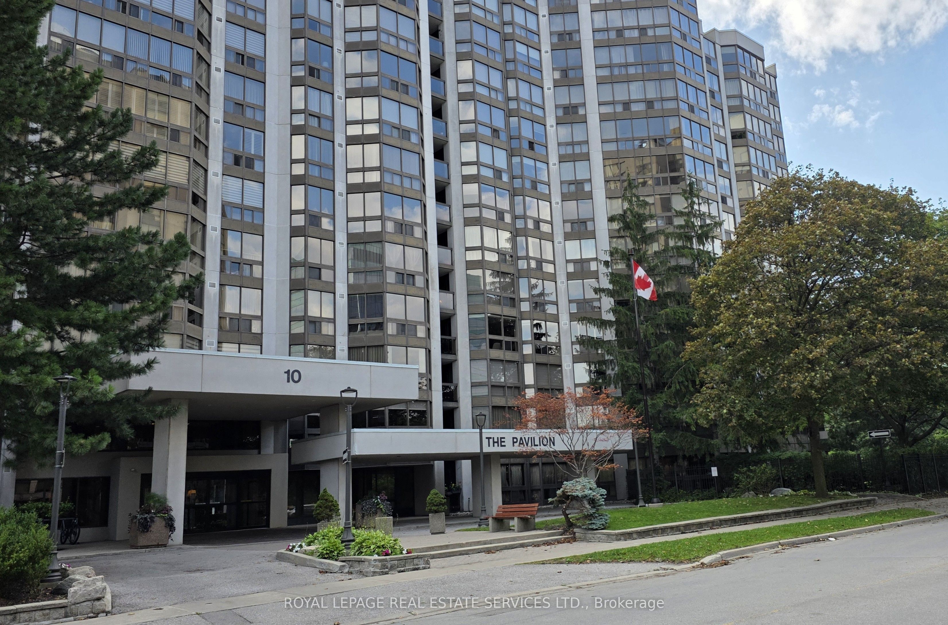 10 Kenneth Avenue 301, Toronto, ON M2N 6K6
